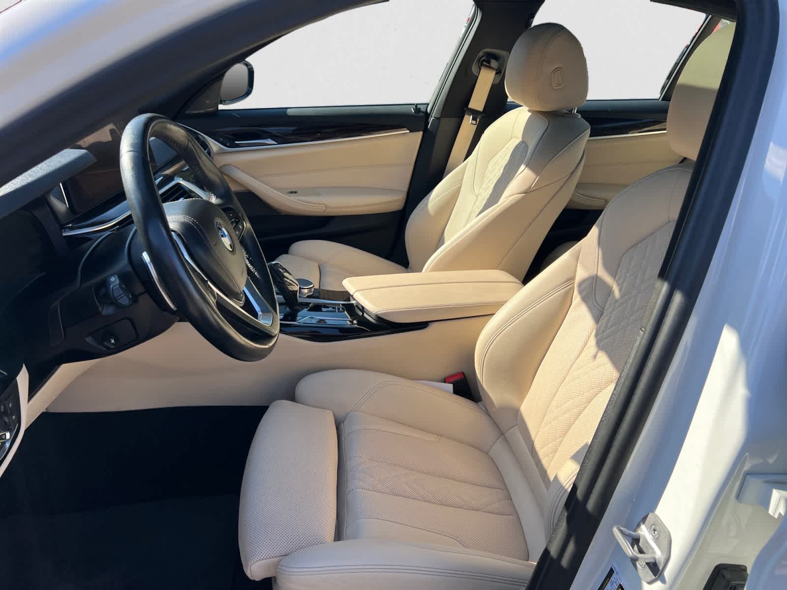2023 BMW 530e Plug-In Hybrid
