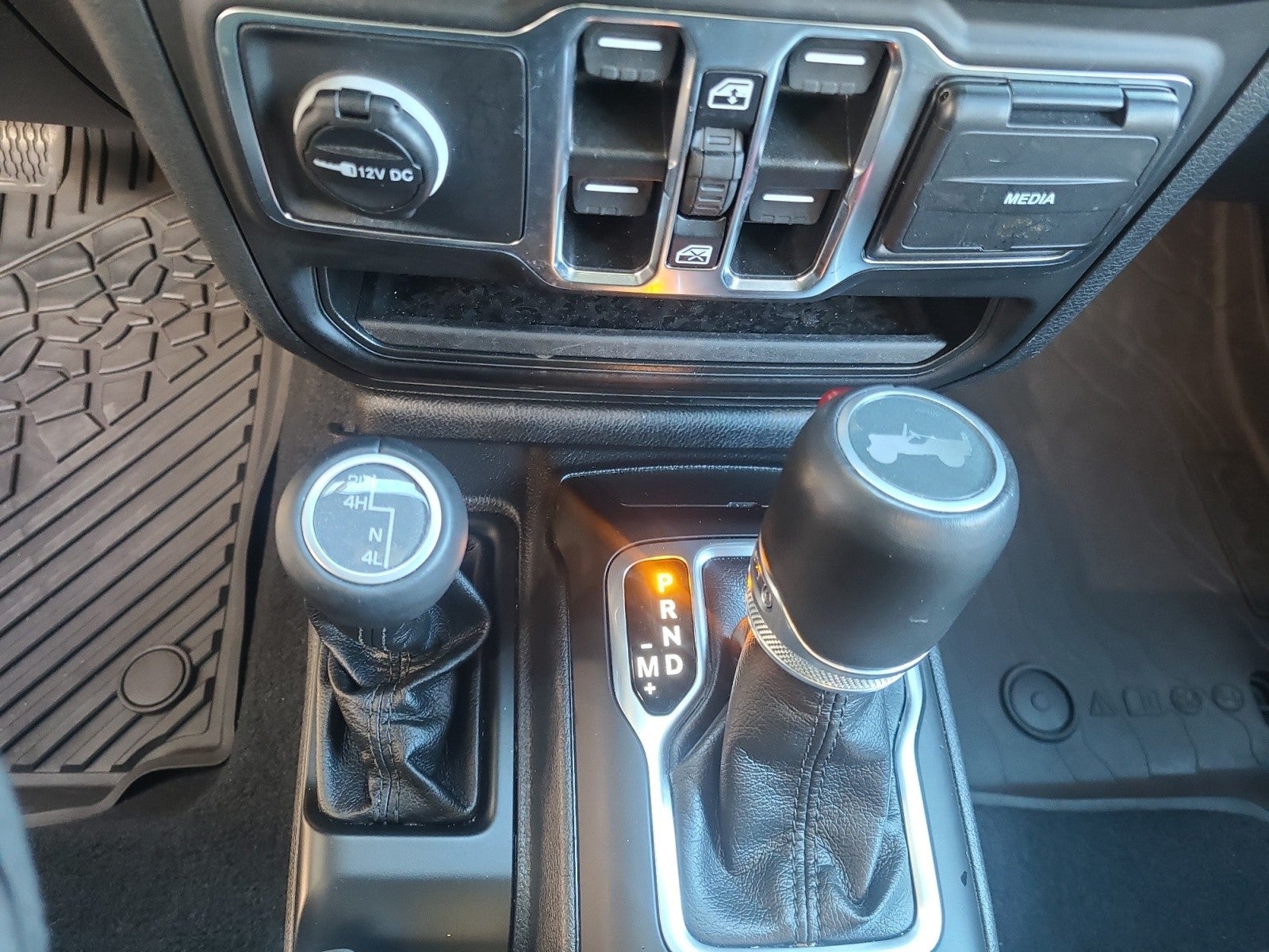 2023 Jeep Wrangler Sahara Altitude 4x4