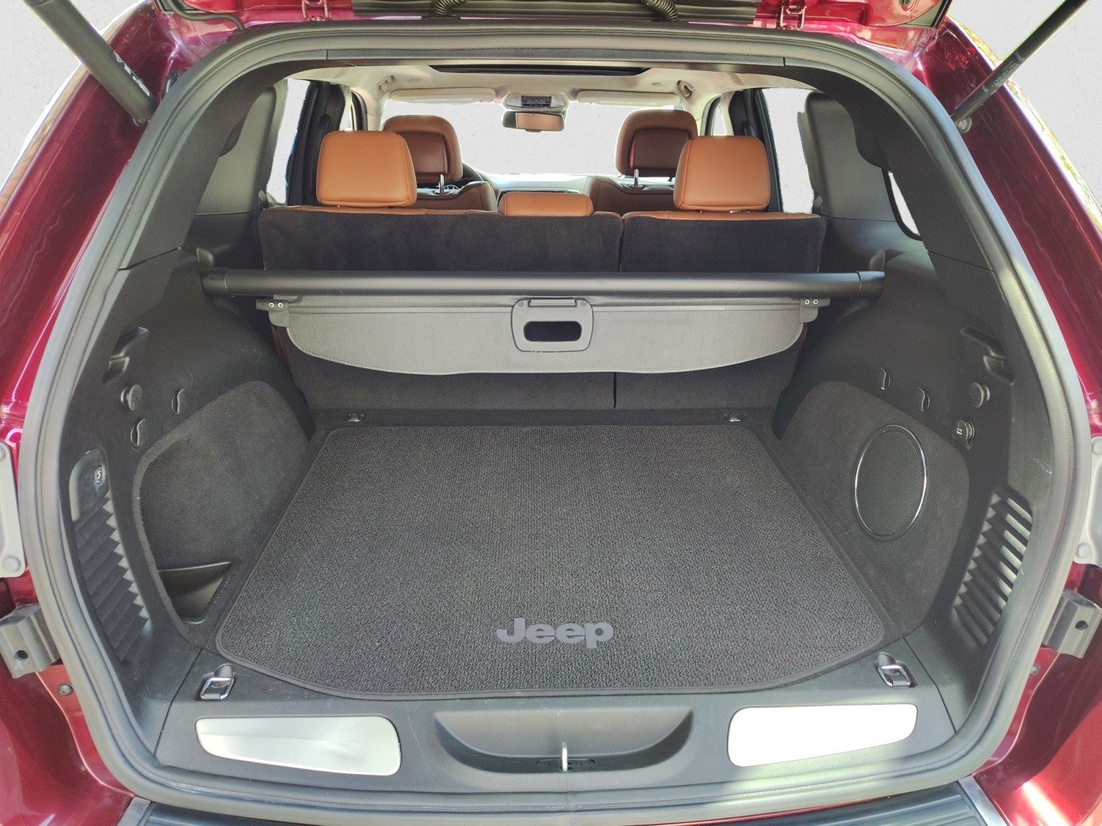 2016 Jeep Grand Cherokee Summit 4WD | Local One-Owner