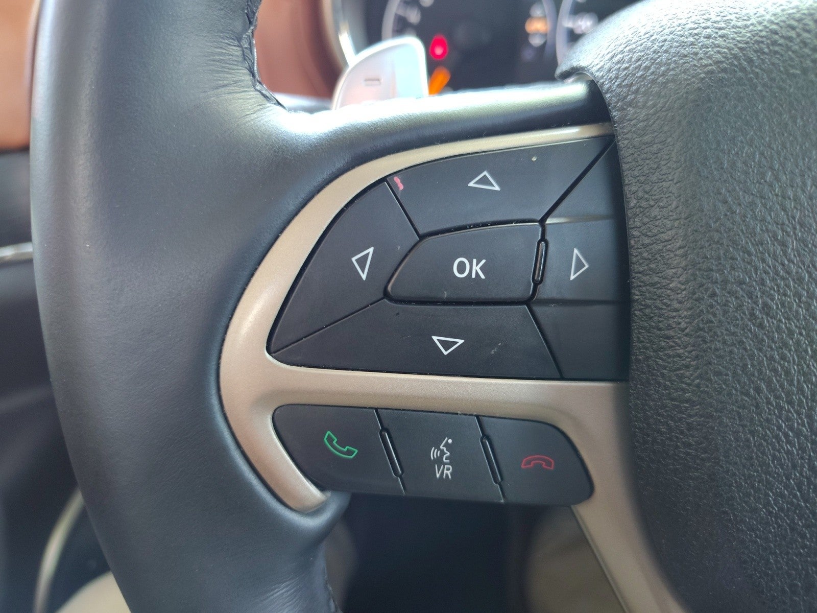 2016 Jeep Grand Cherokee Summit 4WD | Local One-Owner