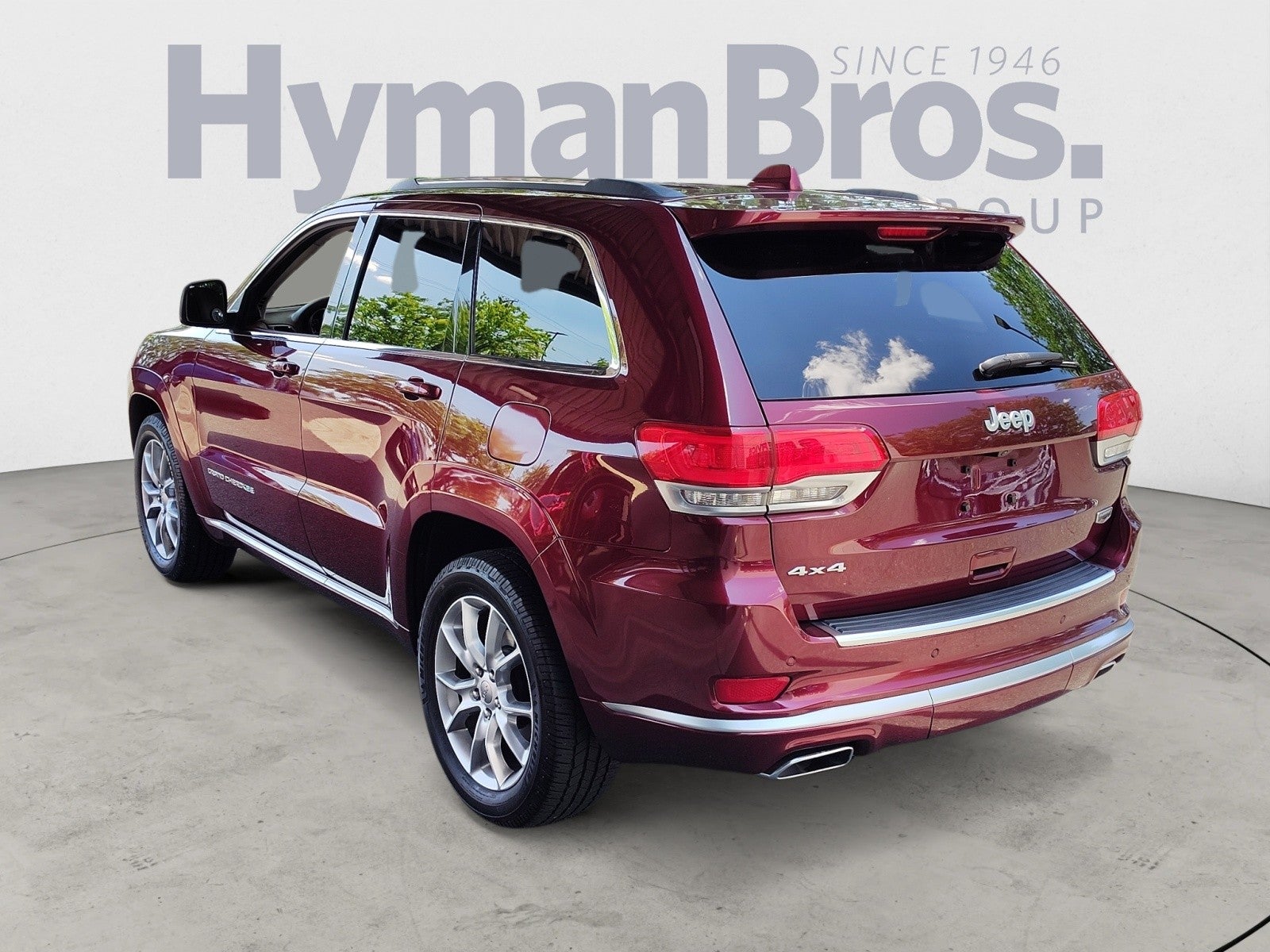 2016 Jeep Grand Cherokee Summit 4WD | Local One-Owner
