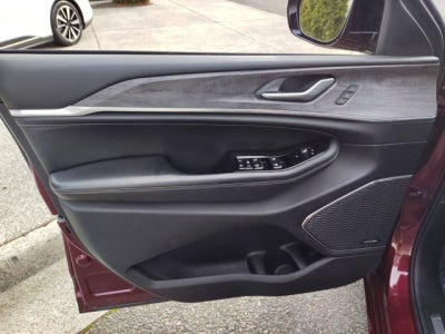 2024 Jeep Grand Cherokee Overland 4x4 | $62k MSRP