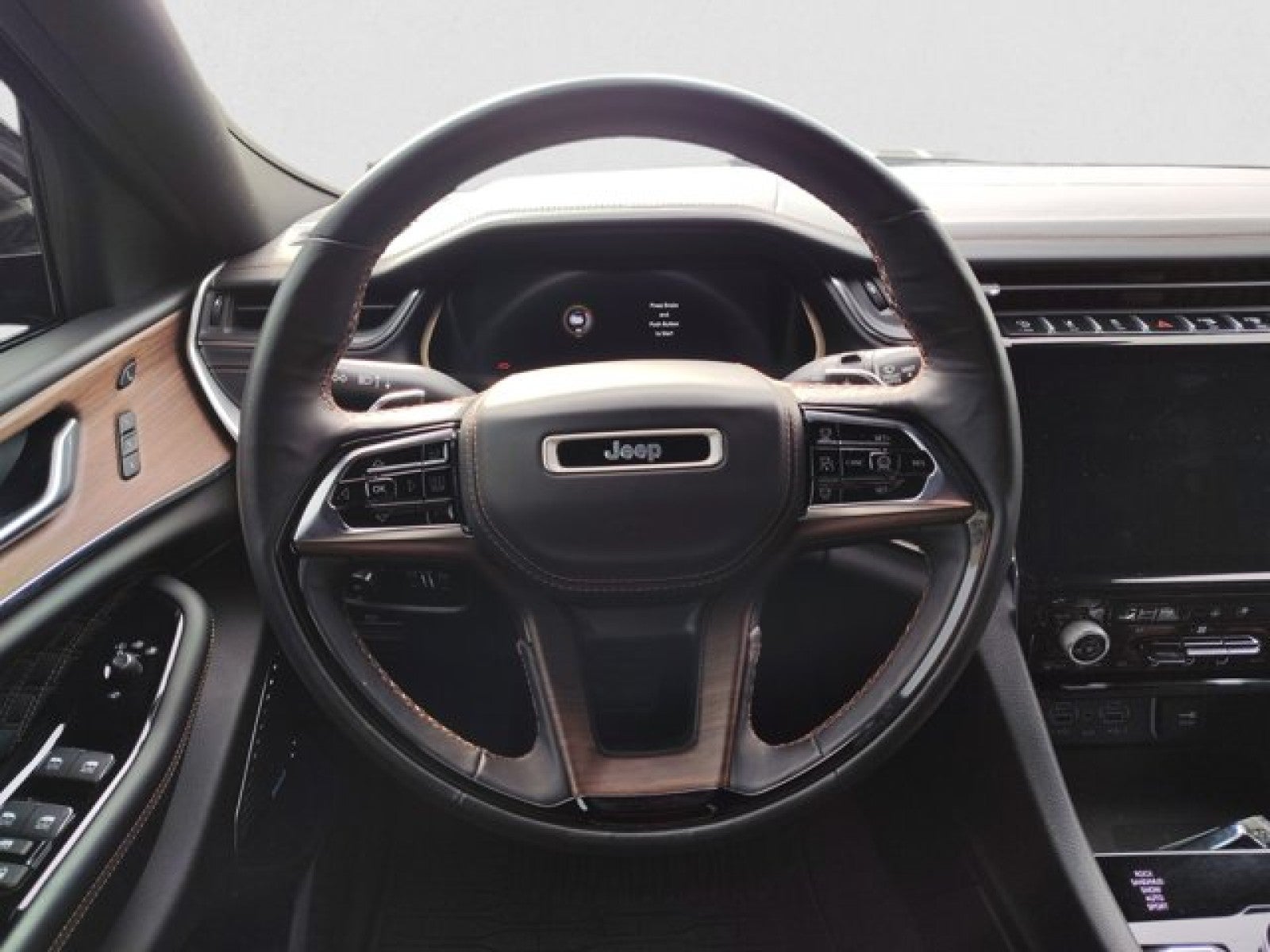 2022 Jeep Grand Cherokee Summit 4x4 | Luxury, Protech, $66k MSRP