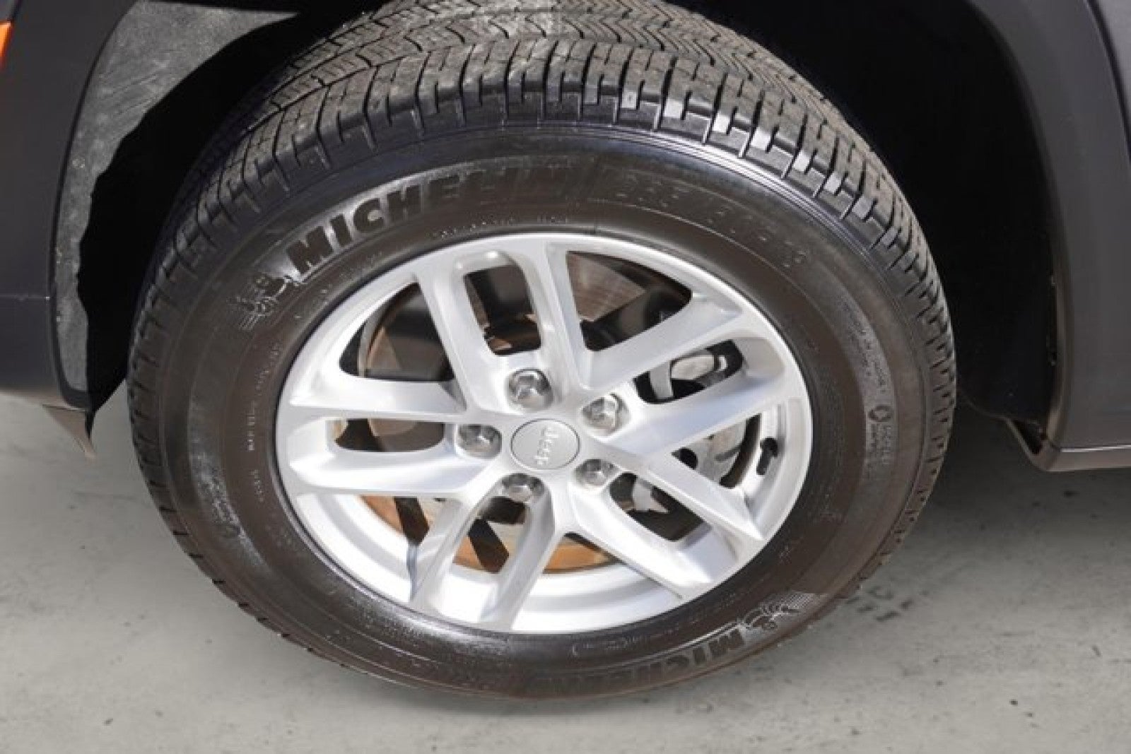 2022 Jeep Grand Cherokee L Laredo L 4x4 | Bucket seats, luxury tech pack