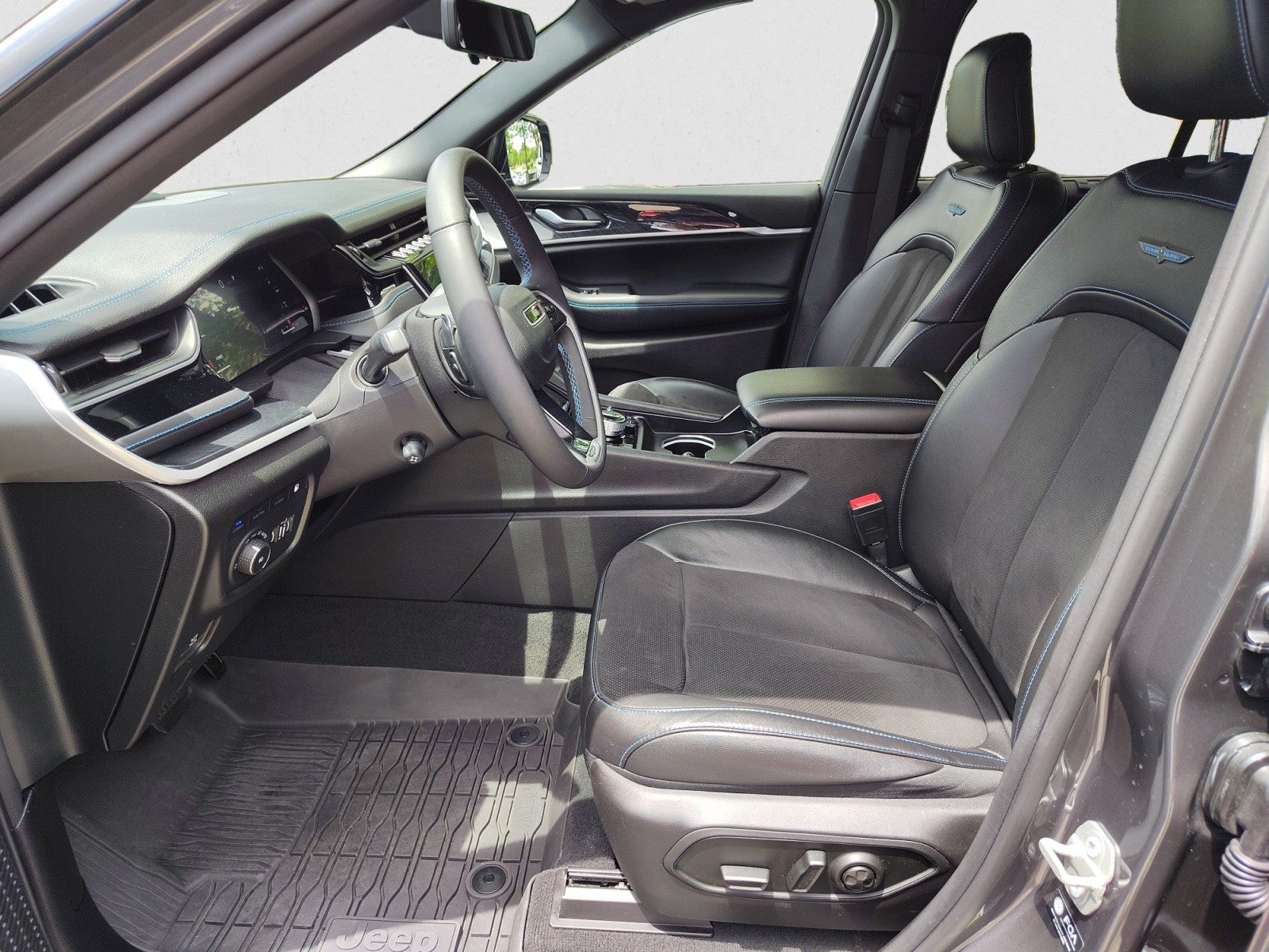 2023 Jeep Grand Cherokee 4xe Trailhawk 4x4 | Luxury Tech III