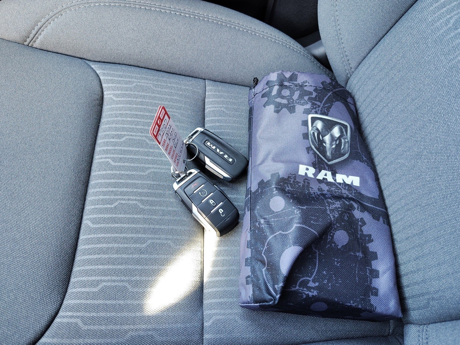 2022 RAM 1500 Big Horn 4x4 Crew Cab