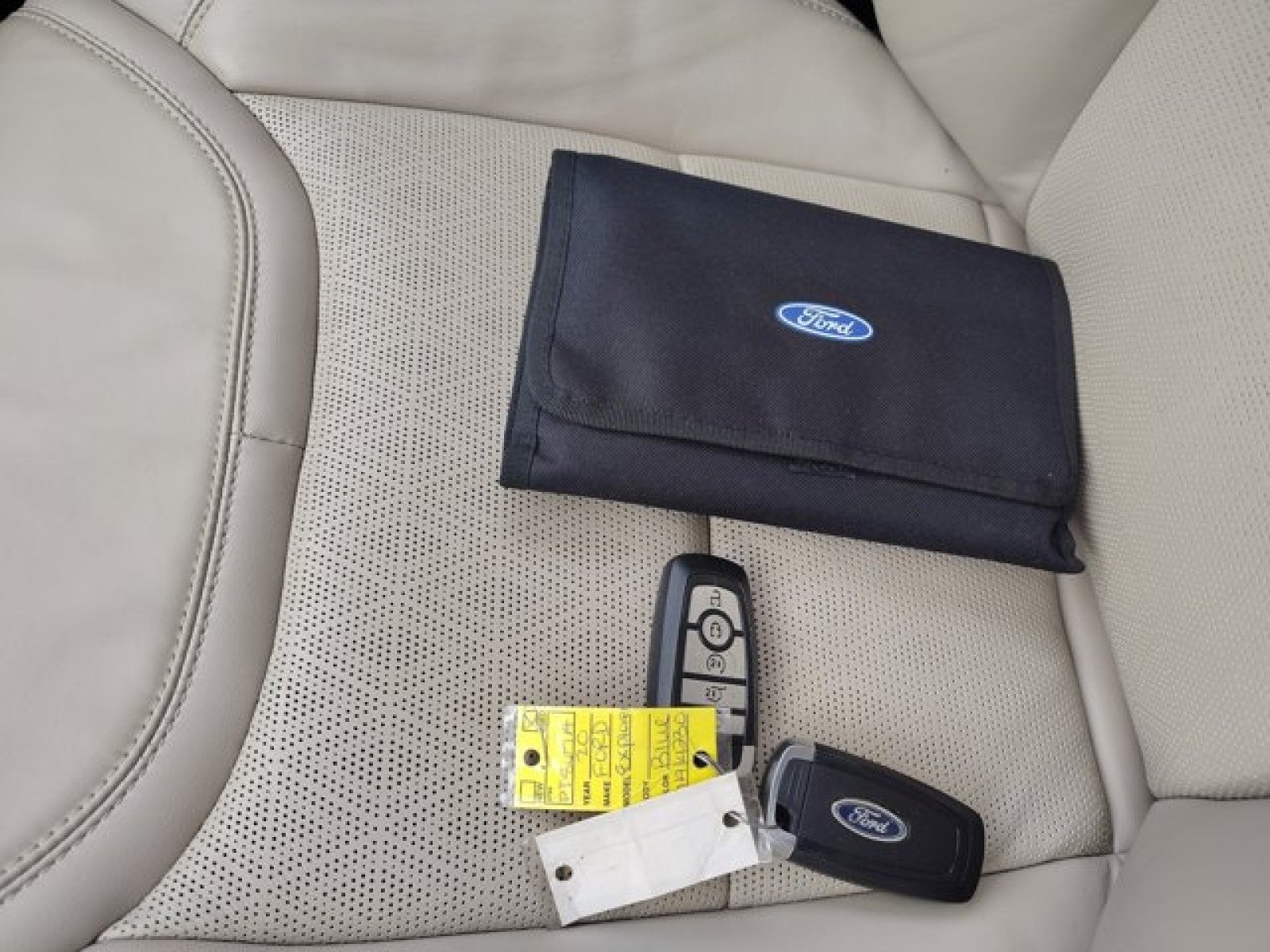 2020 Ford Explorer Platinum 4WD | Premium tech, 21 Wheels,