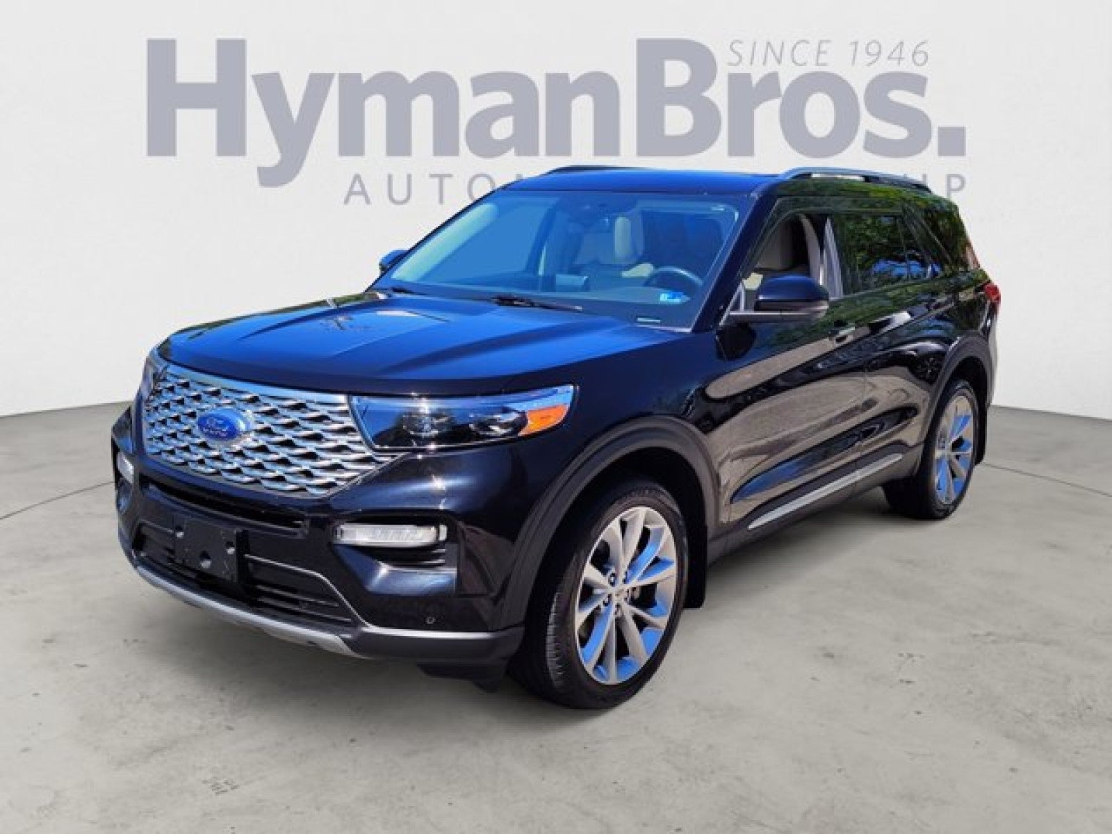 2022 Ford Explorer Platinum 4WD | Pano, Tech, bucket seats