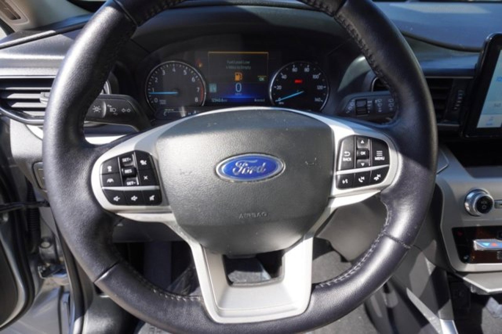 2022 Ford Explorer XLT 4WD | Pano, tech, leather, 20's