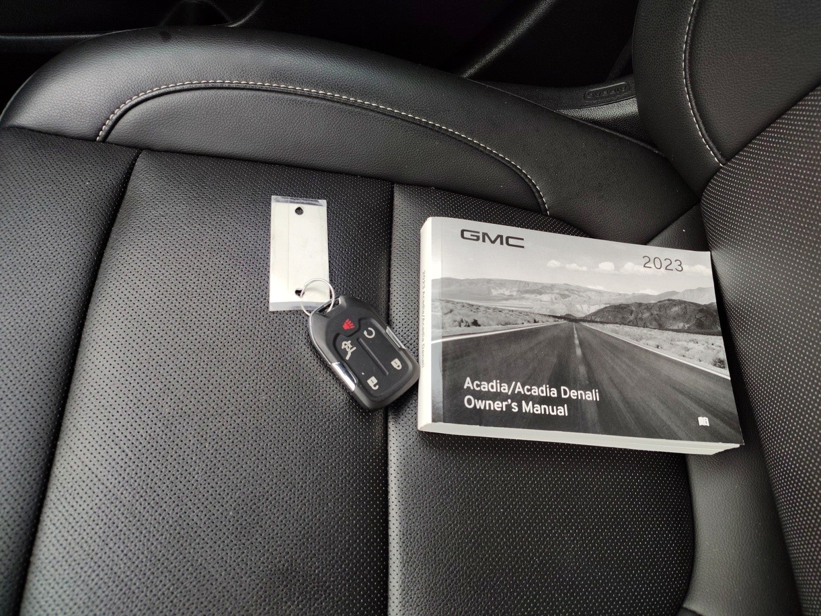 2023 GMC Acadia SLT AWD | Sunroof, Tech
