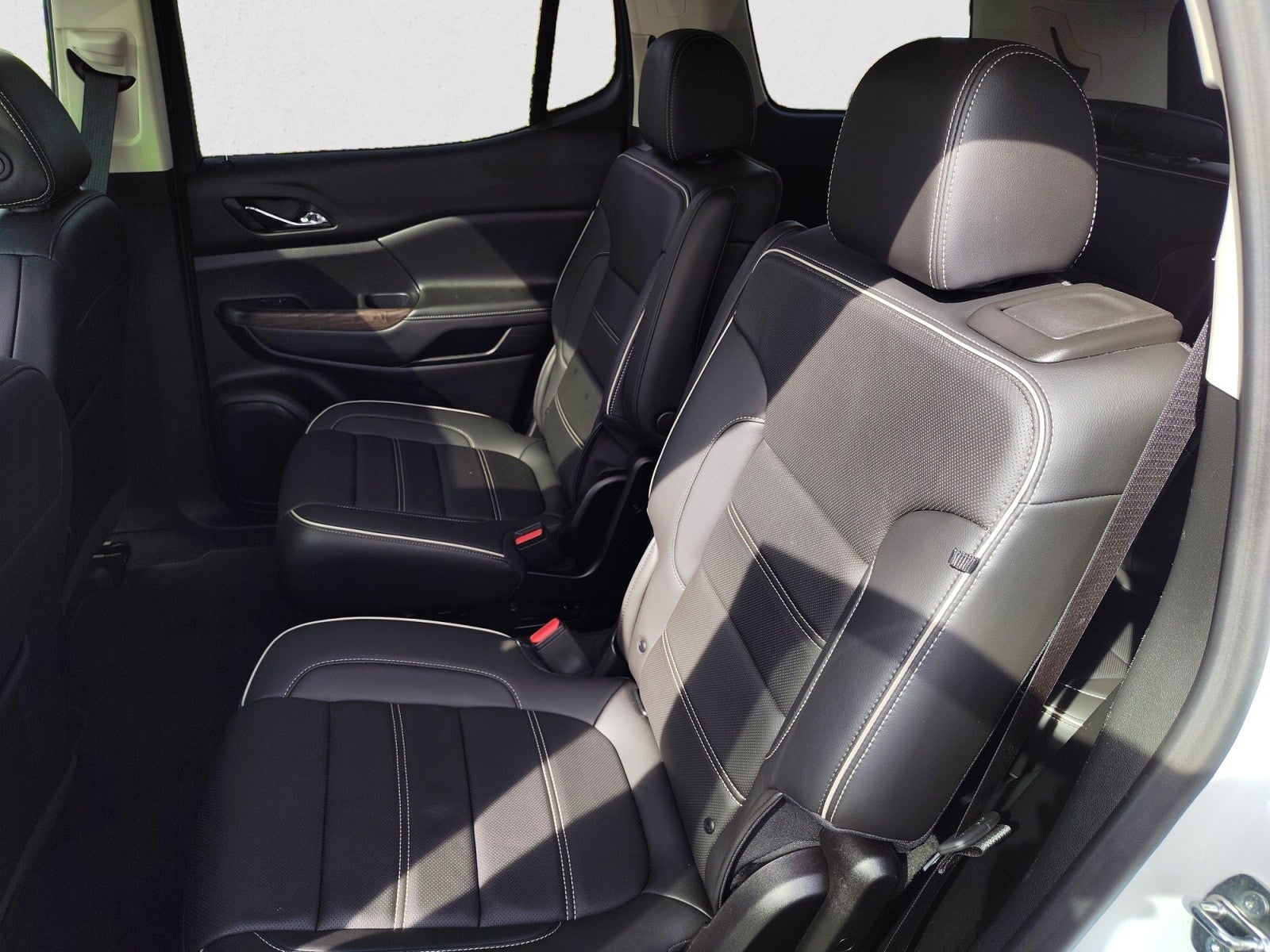 2023 GMC Acadia Denali AWD | Ultimate Package