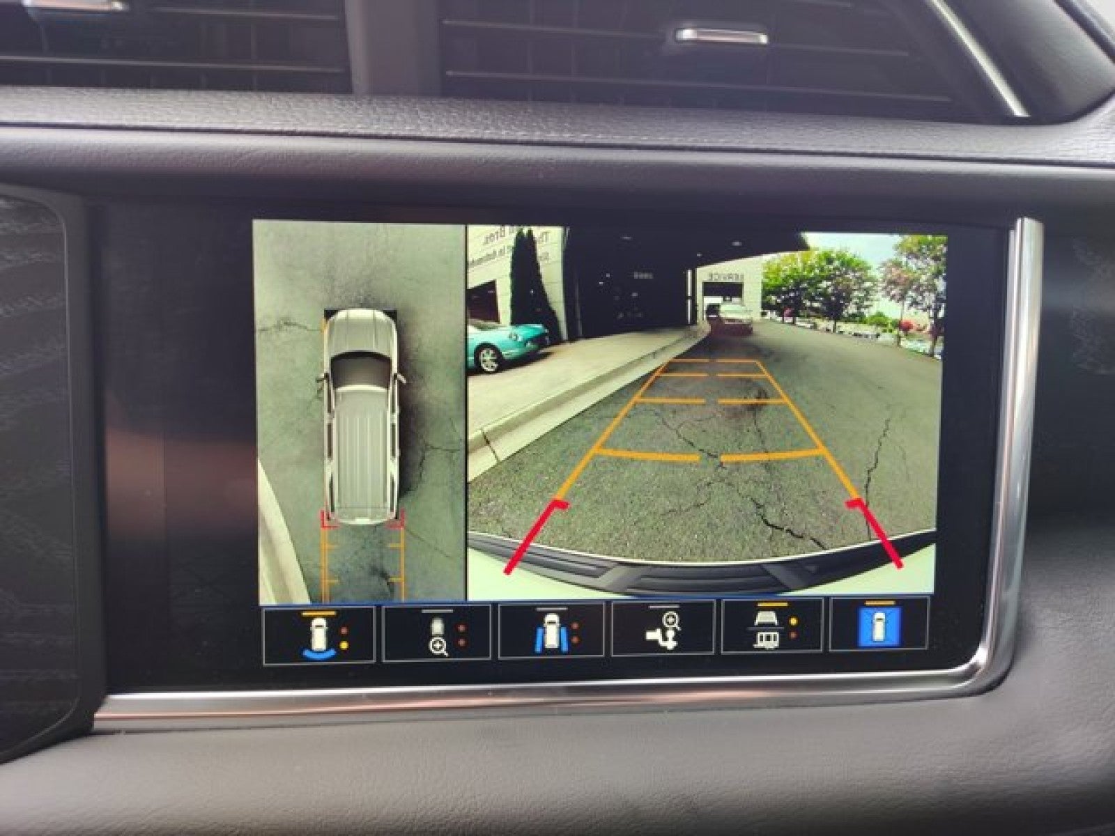 2023 GMC Yukon Denali 4x4 | 1 Owner, Only 4,000 Miles! Rear Seat Media System