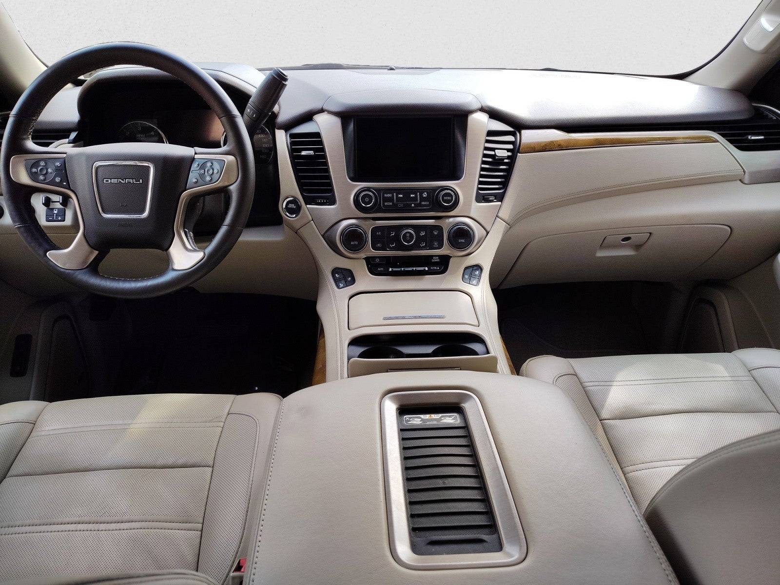 2017 GMC Yukon XL Denali 4WD