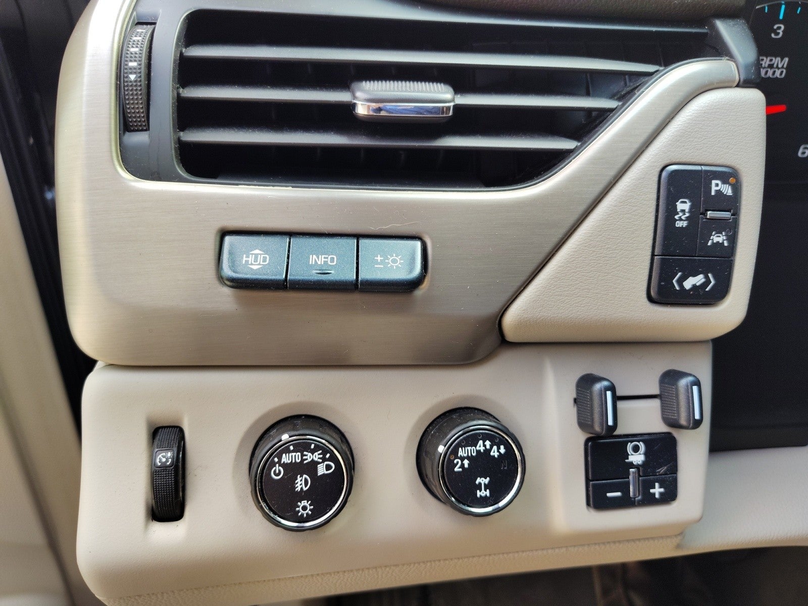 2017 GMC Yukon XL Denali 4WD