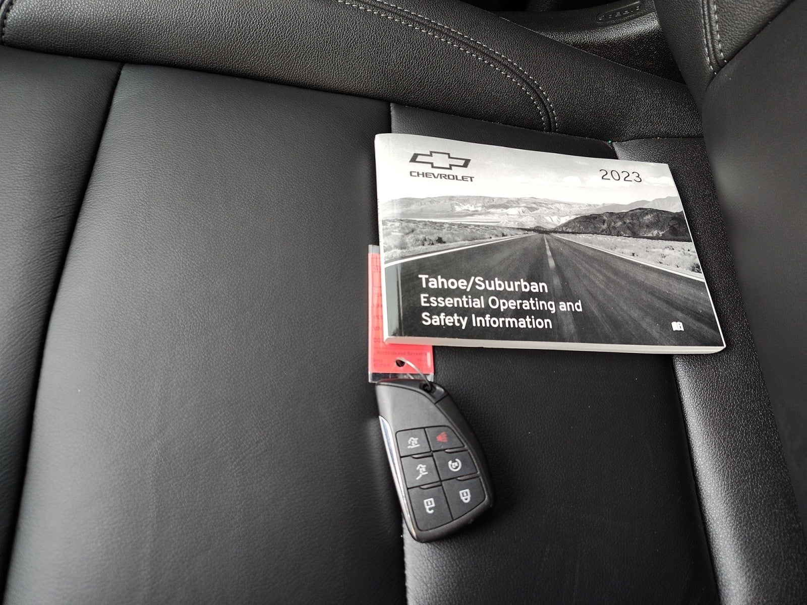 2023 Chevrolet Suburban LT | Signature, pano, bucket seats