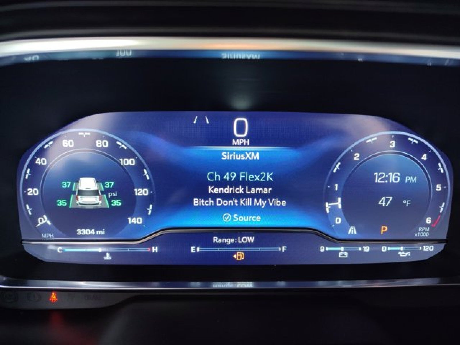 2023 Chevrolet Suburban LT | Signature, pano, bucket seats