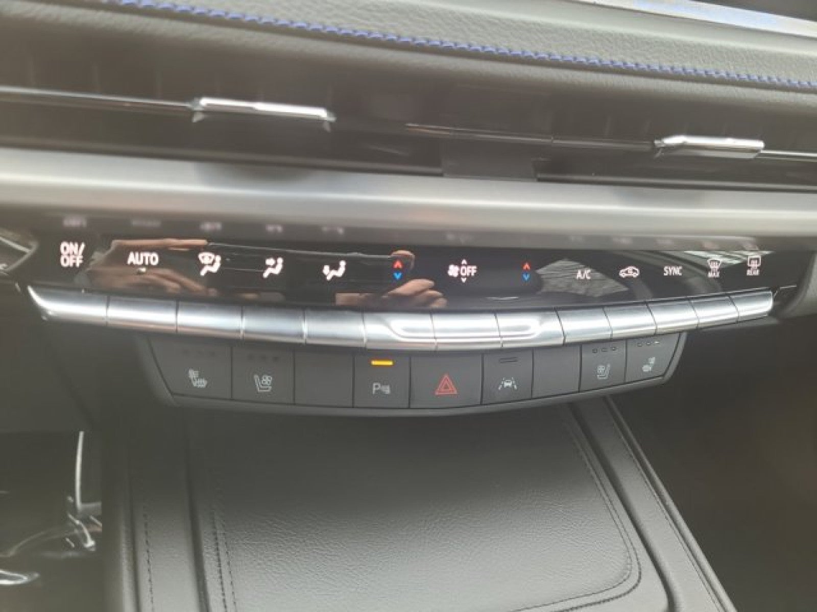 2024 Cadillac XT4 AWD Sport | Sunroof