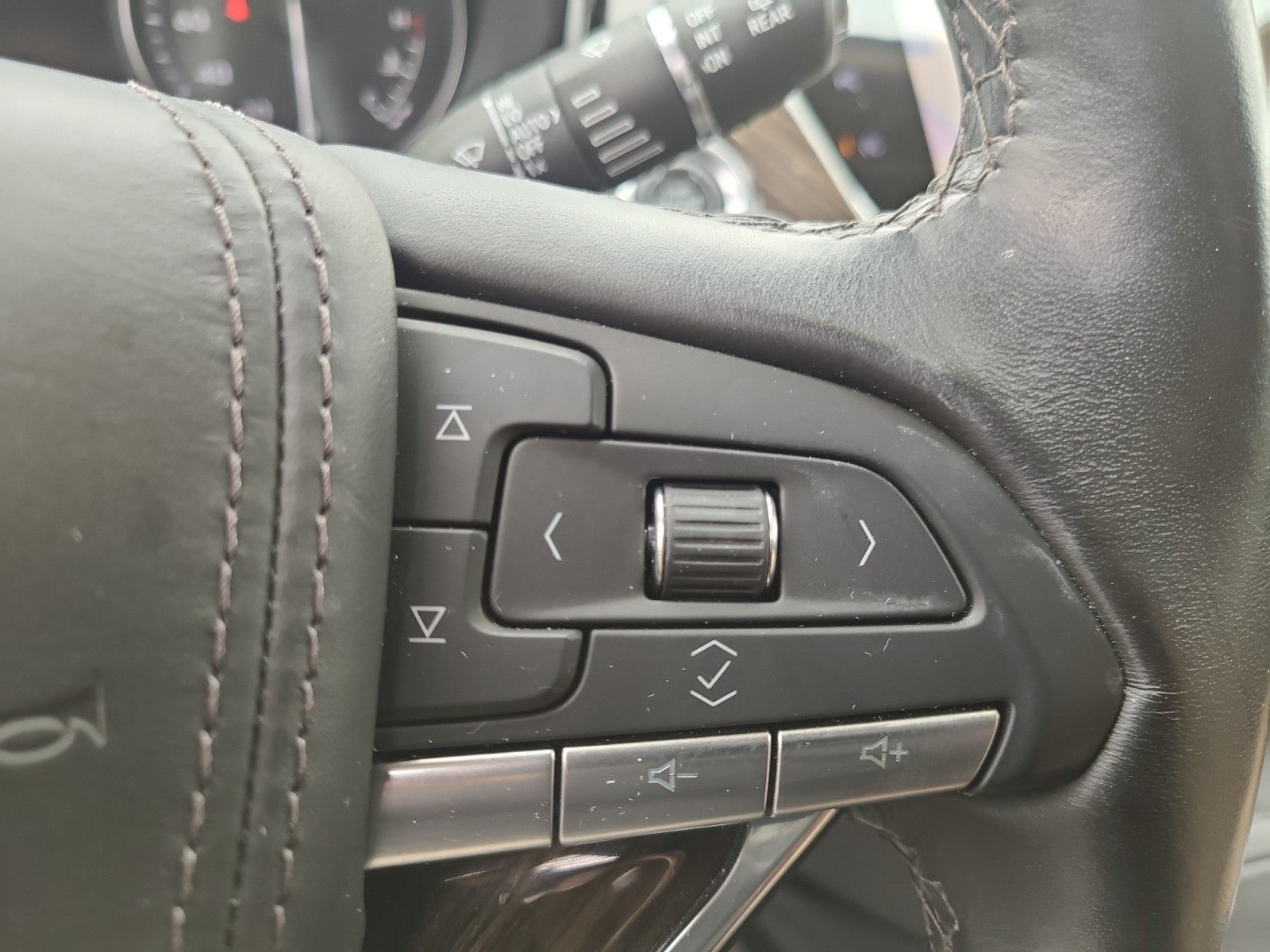 2023 Cadillac XT6 FWD Premium Luxury, Platinum, tech, driver assist