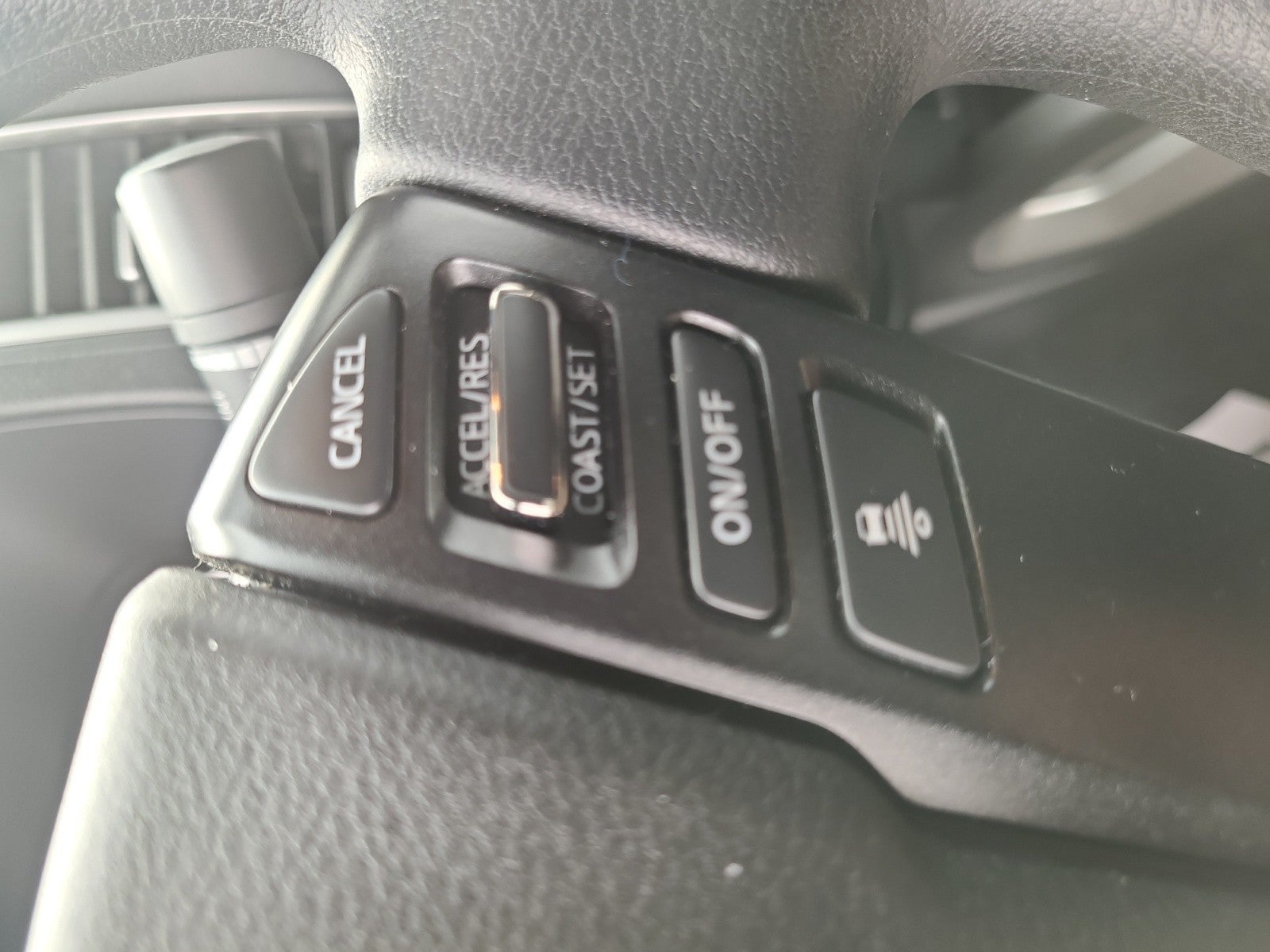 2022 Nissan Frontier SV 4x4 Crew Cab | Tech Package