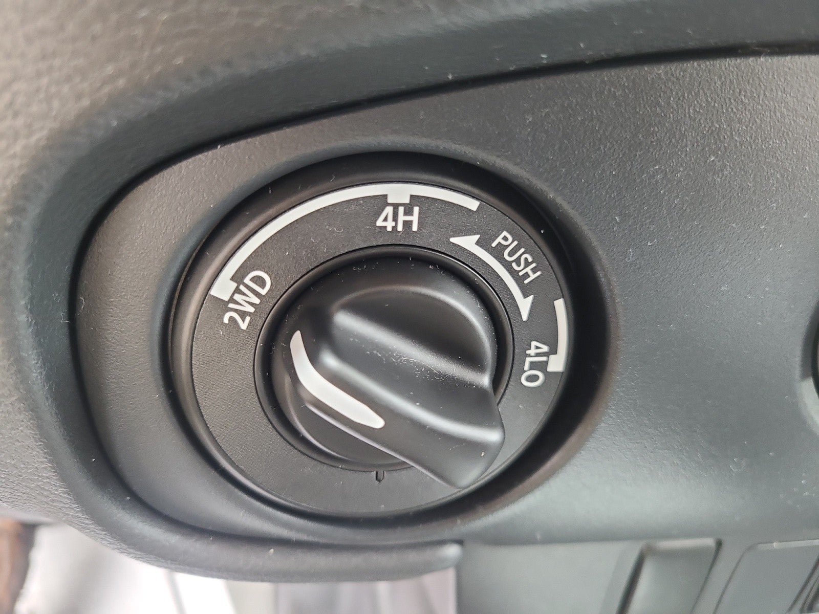 2022 Nissan Frontier SV 4x4 Crew Cab | Tech Package