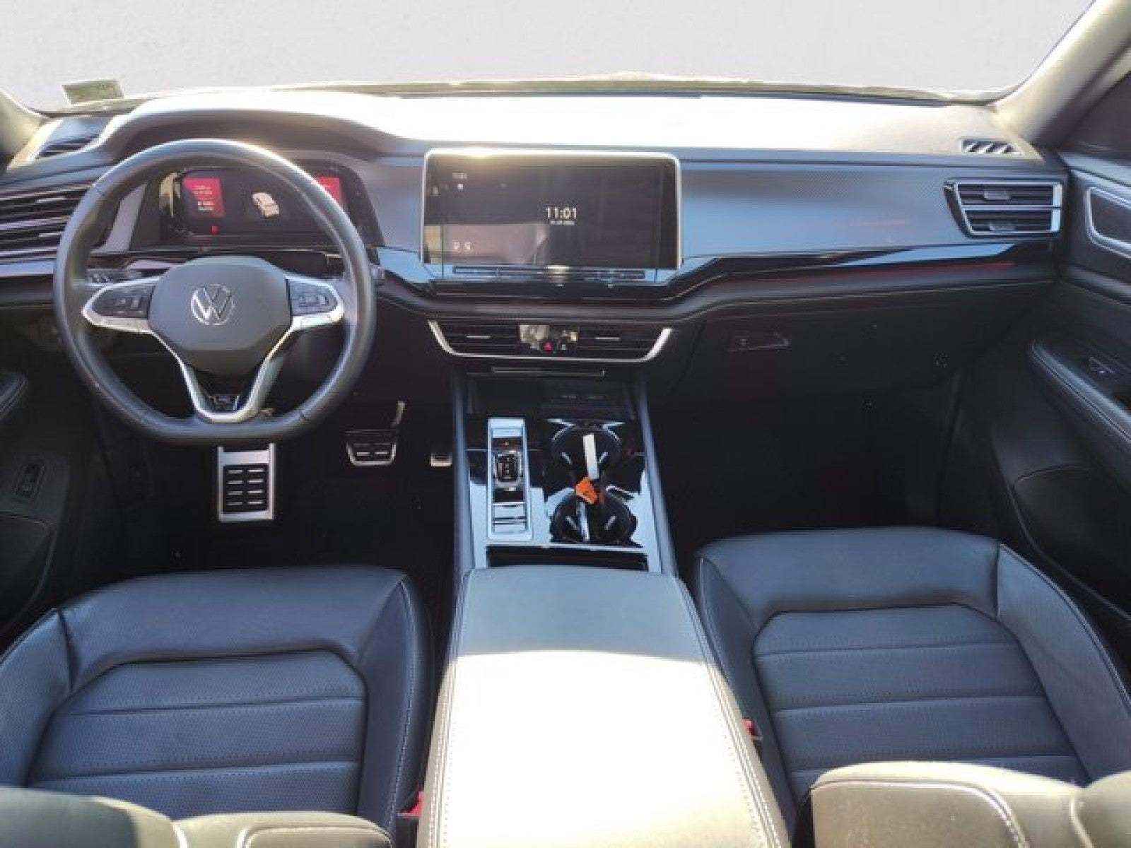 2024 Volkswagen Atlas Cross Sport 2.0T SEL R-Line 4Motion