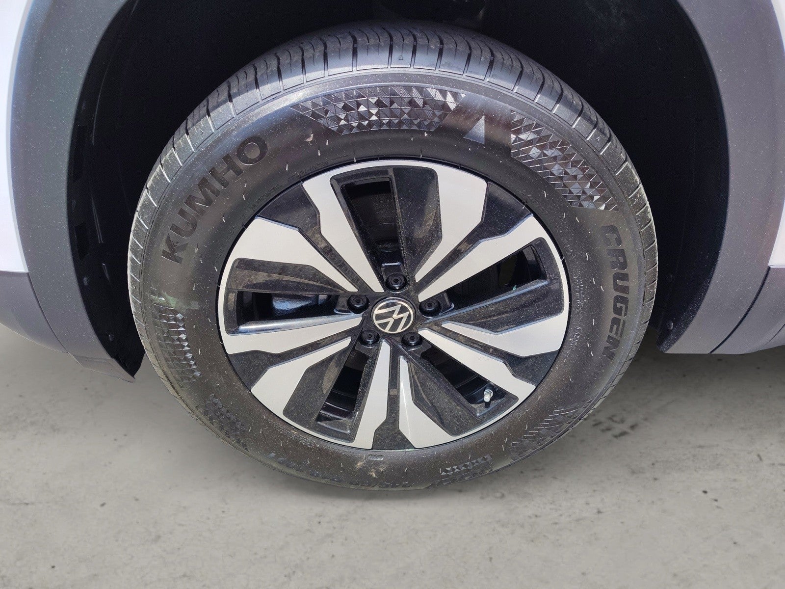 2025 Volkswagen Atlas 2.0T SE