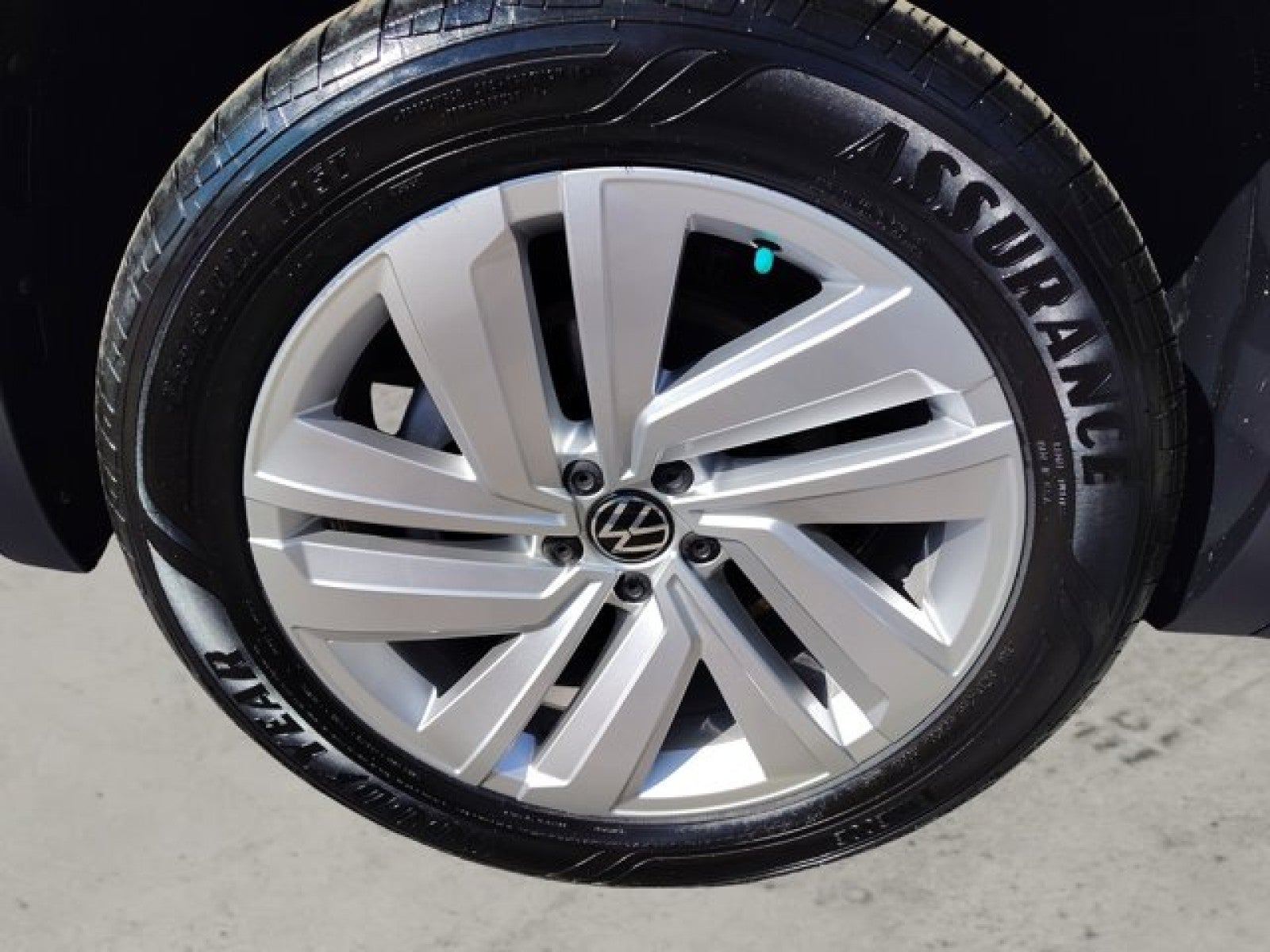 2023 Volkswagen Atlas Cross Sport 3.6L V6 SE w/Technology 4Motion