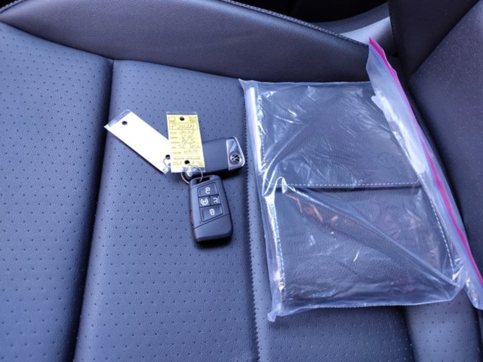 2023 Volkswagen Atlas Cross Sport 3.6L V6 SE w/Technology 4Motion