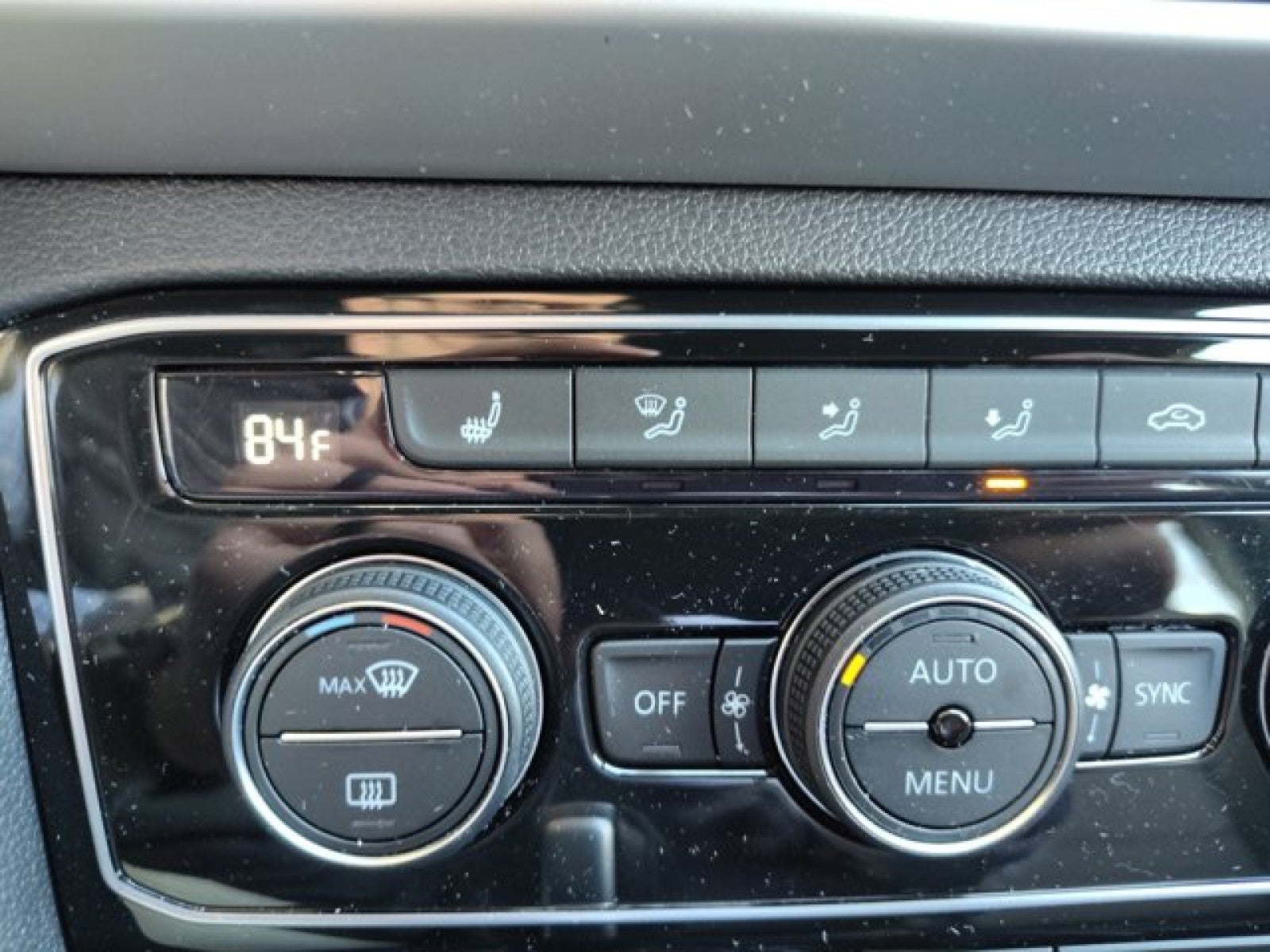 2023 Volkswagen Atlas Cross Sport 3.6L V6 SE w/Technology 4Motion