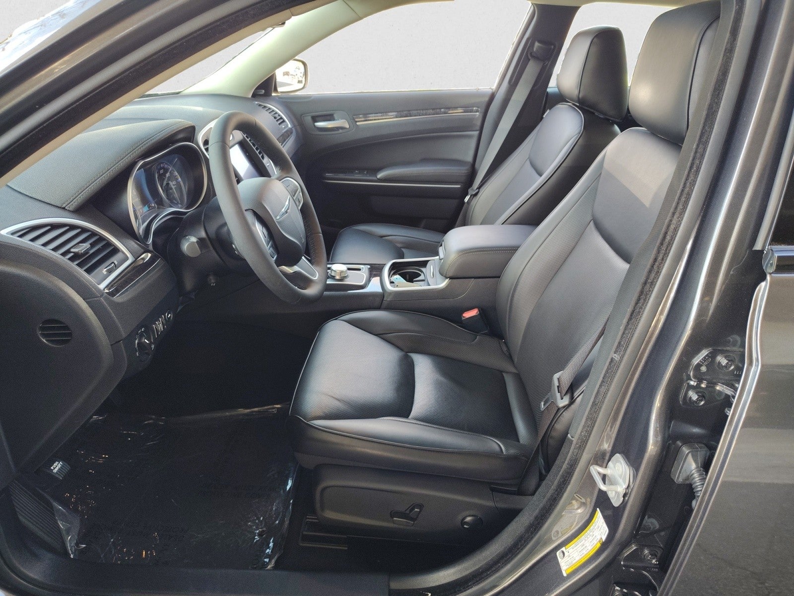 2023 Chrysler 300 Touring L