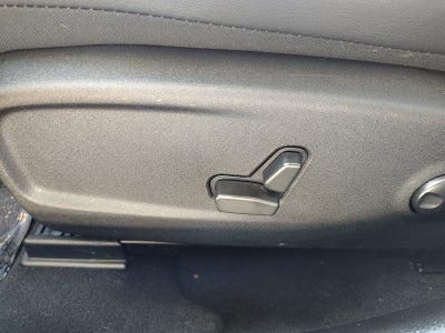 2023 Chrysler 300 Touring L