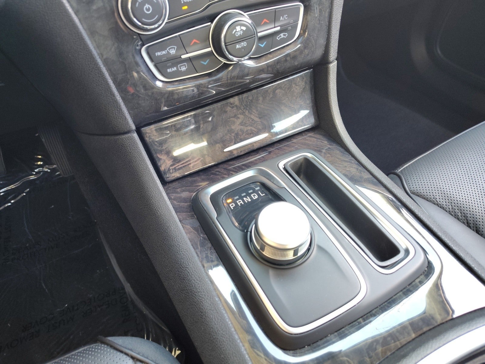 2023 Chrysler 300 Touring L