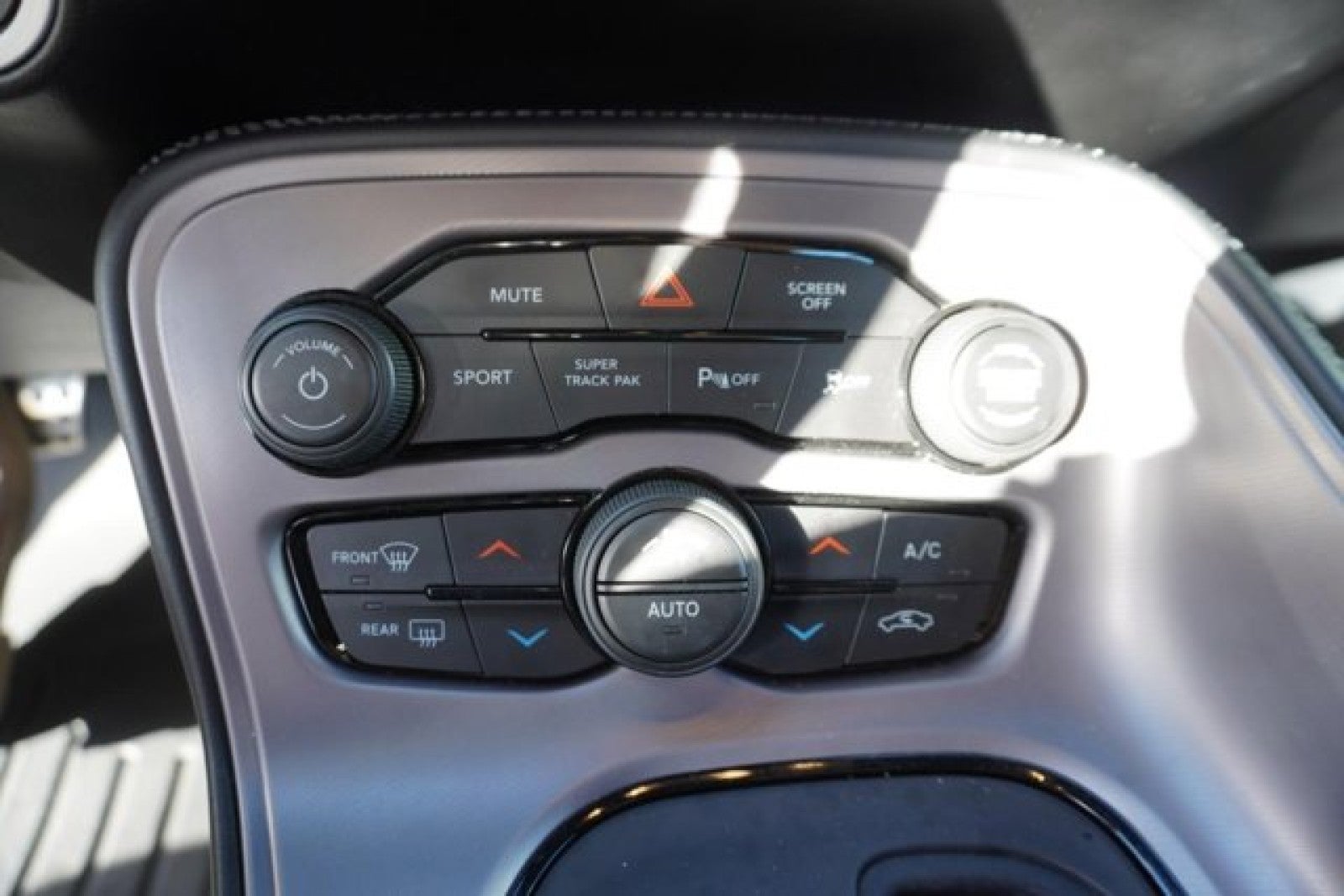 2023 Dodge Challenger GT AWD | Sunroof, tech, blacktop