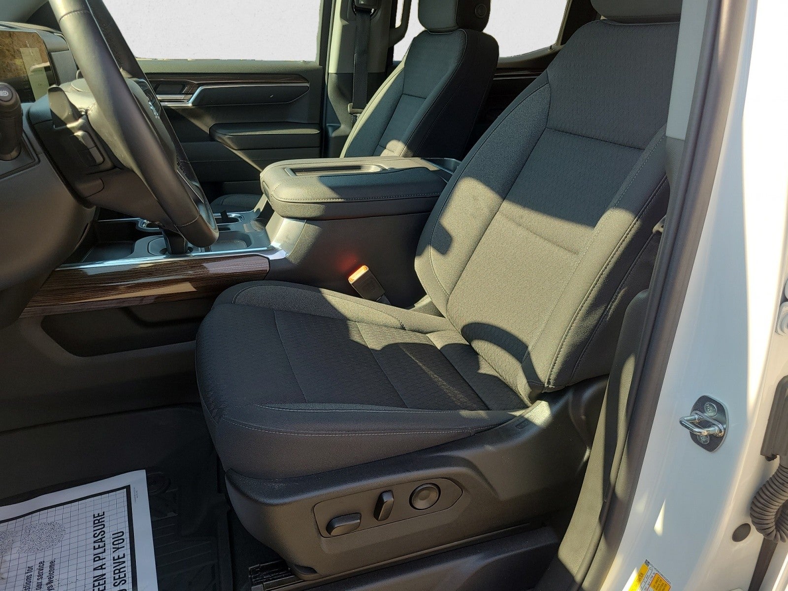 2022 Chevrolet Silverado 1500 4WD Crew Cab RST | Z71, 20 Black Wheels