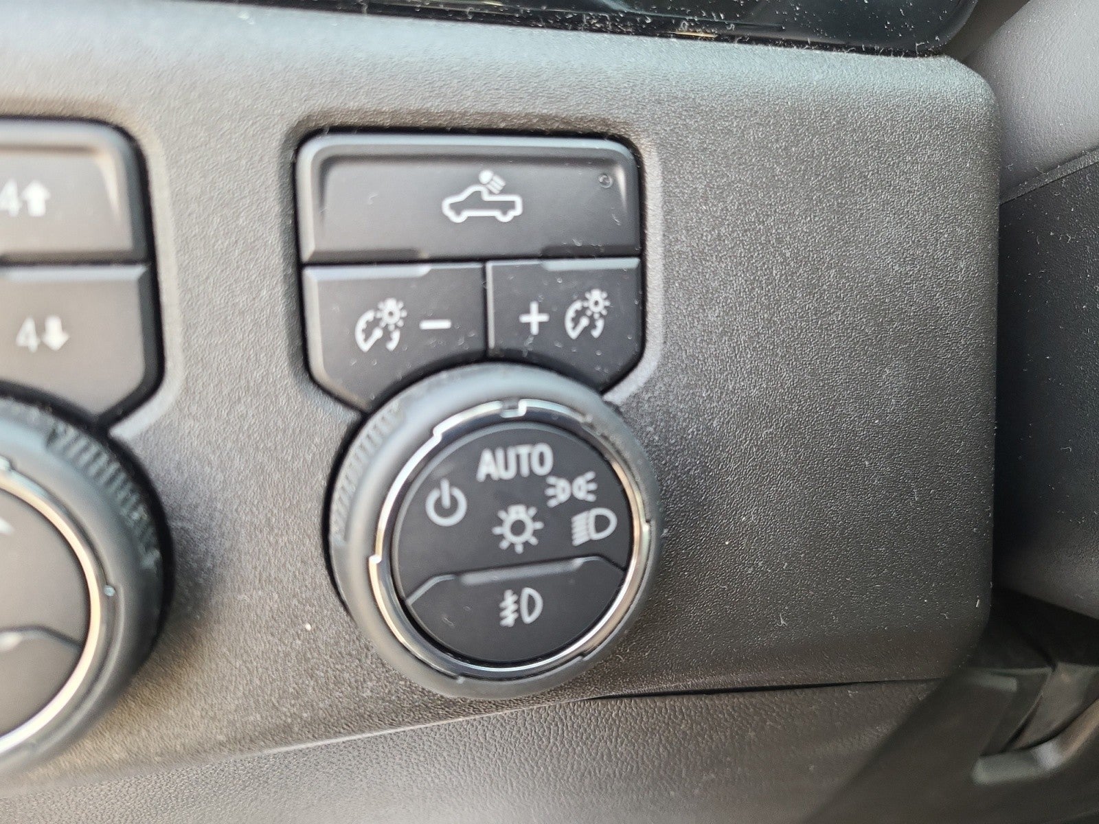 2022 Chevrolet Silverado 1500 4WD Crew Cab RST | Z71, 20 Black Wheels