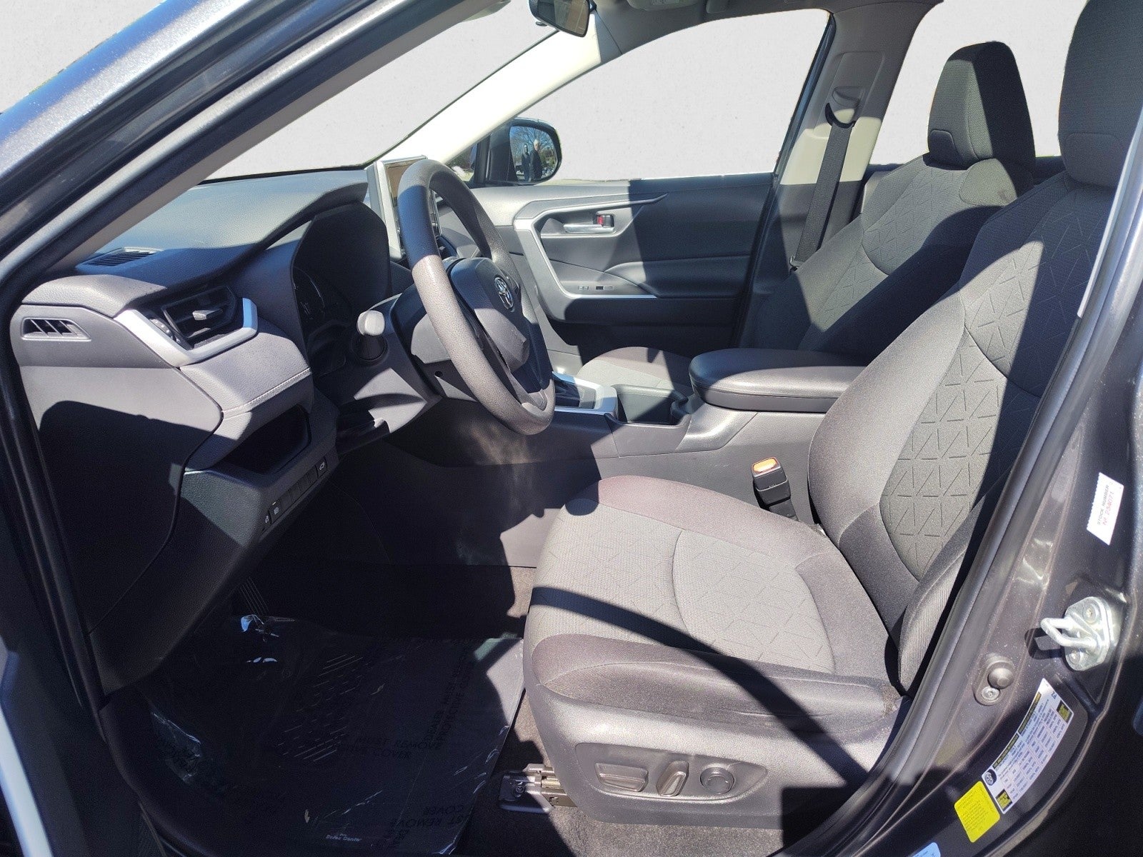 2023 Toyota RAV4 XLE | Moonroof