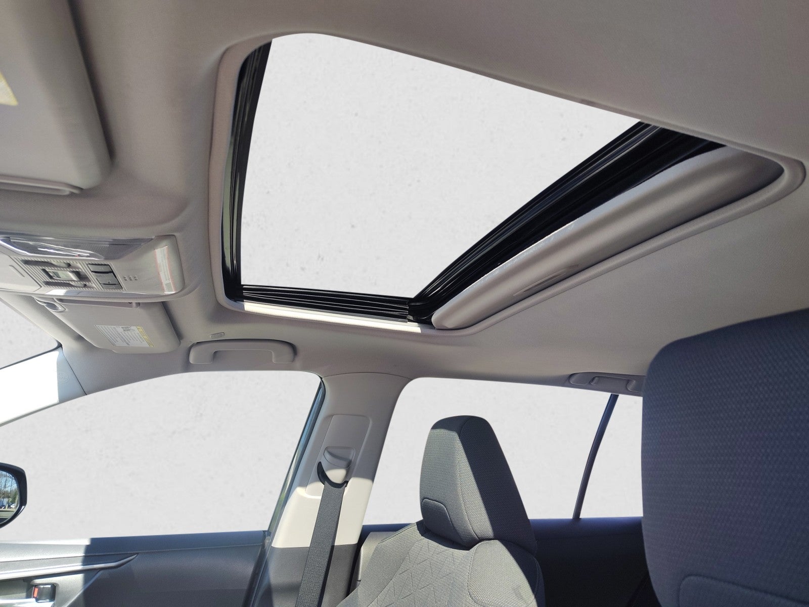 2023 Toyota RAV4 XLE | Moonroof