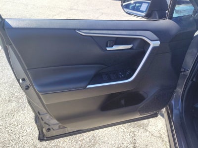 2023 Toyota RAV4 XLE | Moonroof