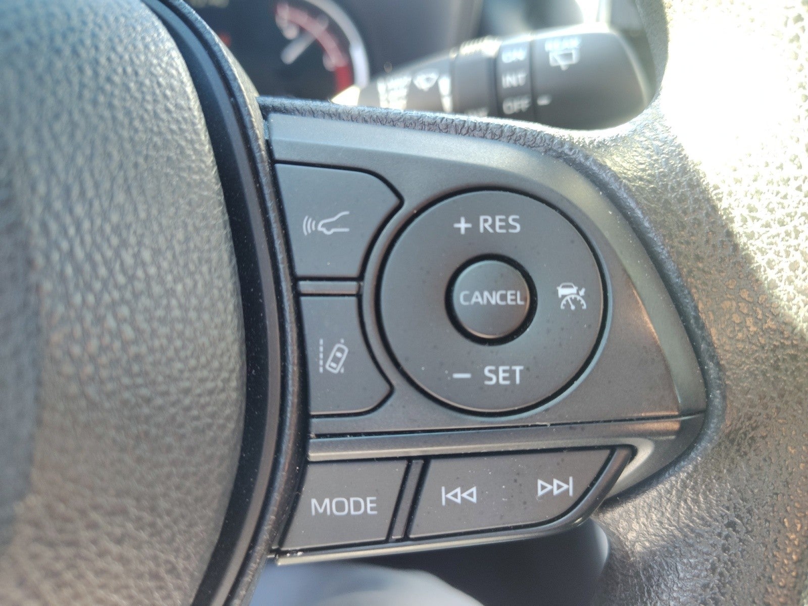 2023 Toyota RAV4 XLE | Moonroof