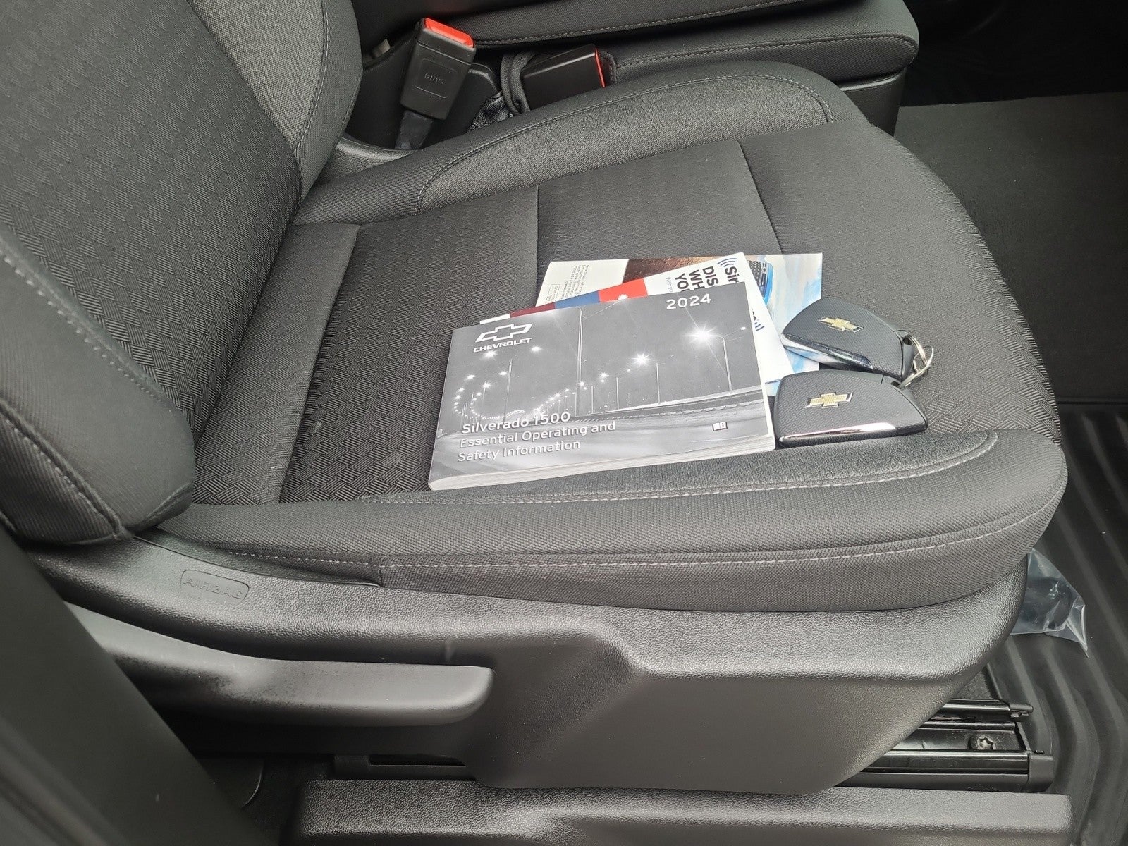 2024 Chevrolet Silverado 1500 4WD Crew Cab LT | 20 Wheel package