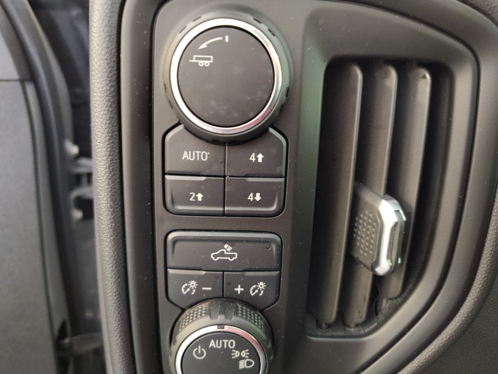 2025 Chevrolet Silverado 1500 Custom Trail Boss 4WD