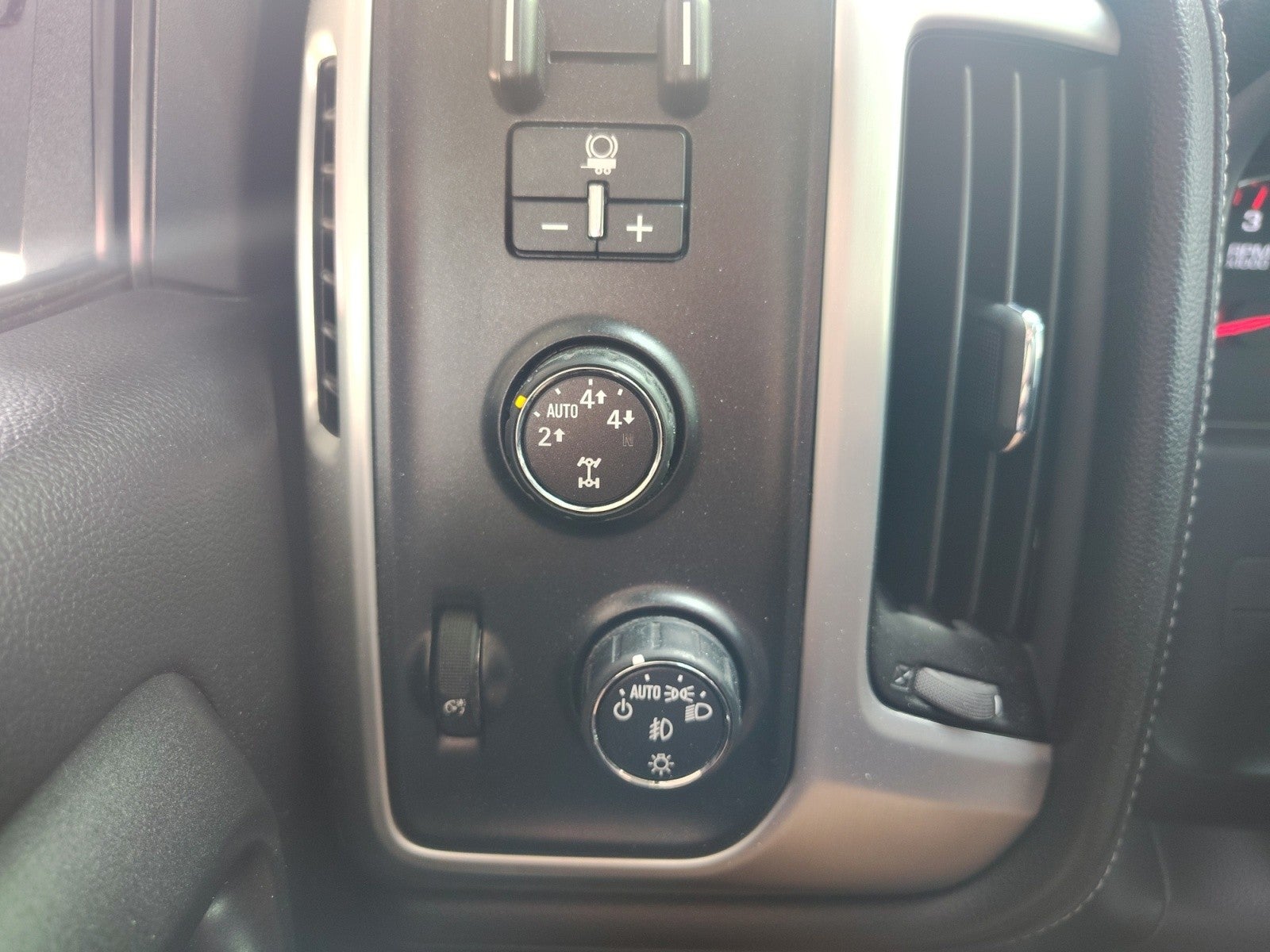 2016 GMC Sierra 1500 4WD Crew Cab SLE