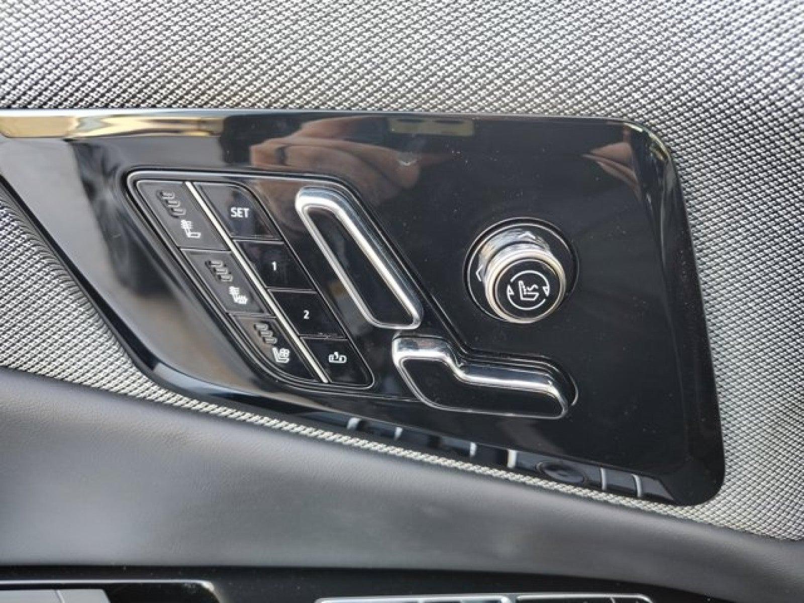 2025 Cadillac OPTIQ Sport 2 AWD | 21 Wheels