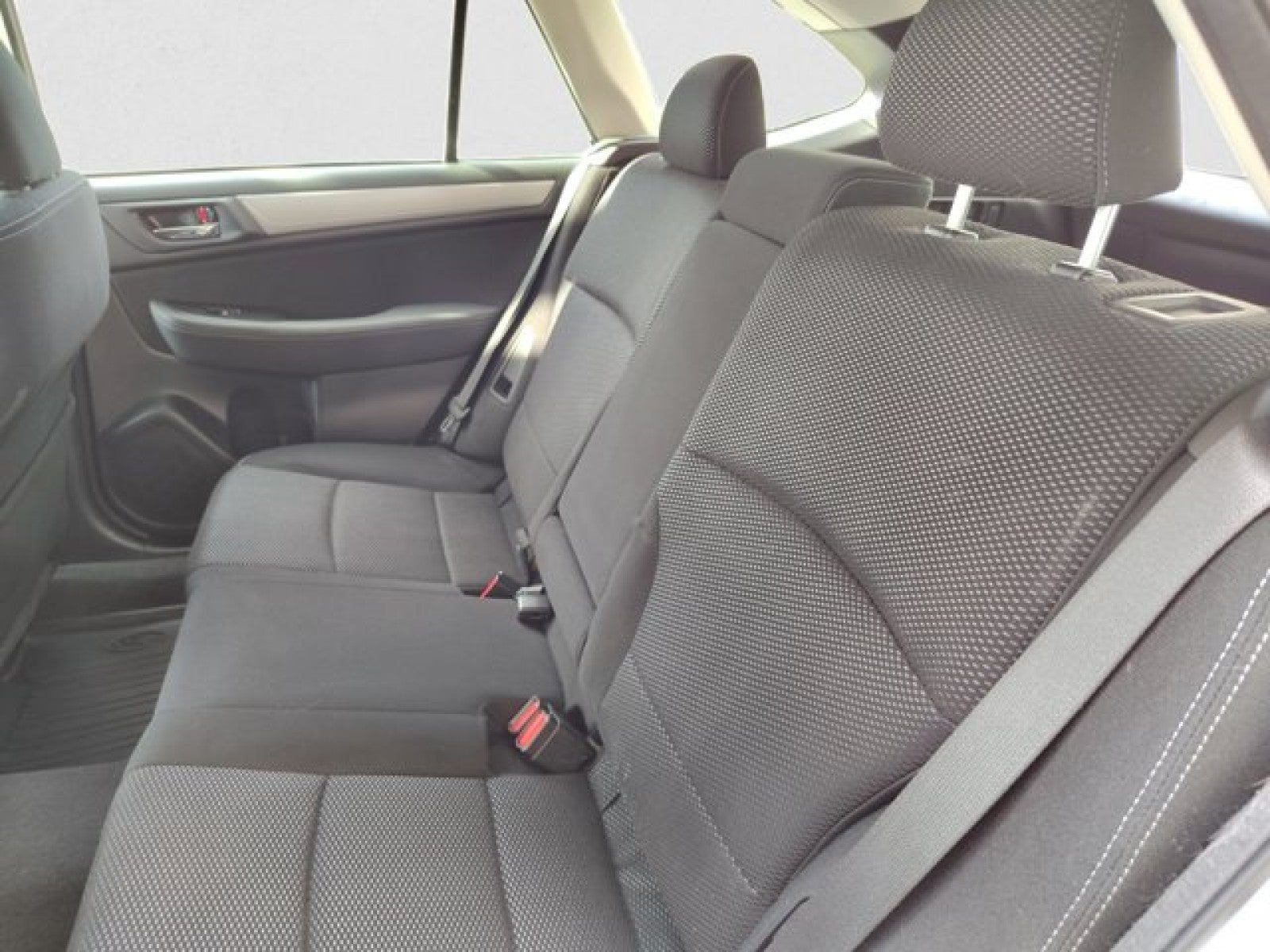 2019 Subaru Outback Premium | Moonroof, Nav