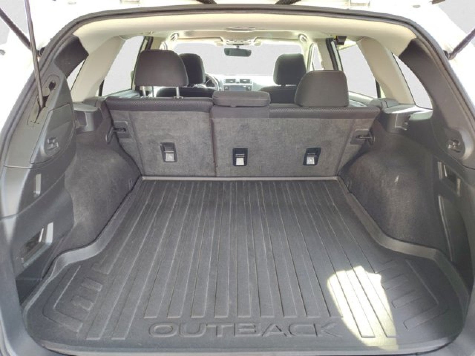 2019 Subaru Outback Premium | Moonroof, Nav