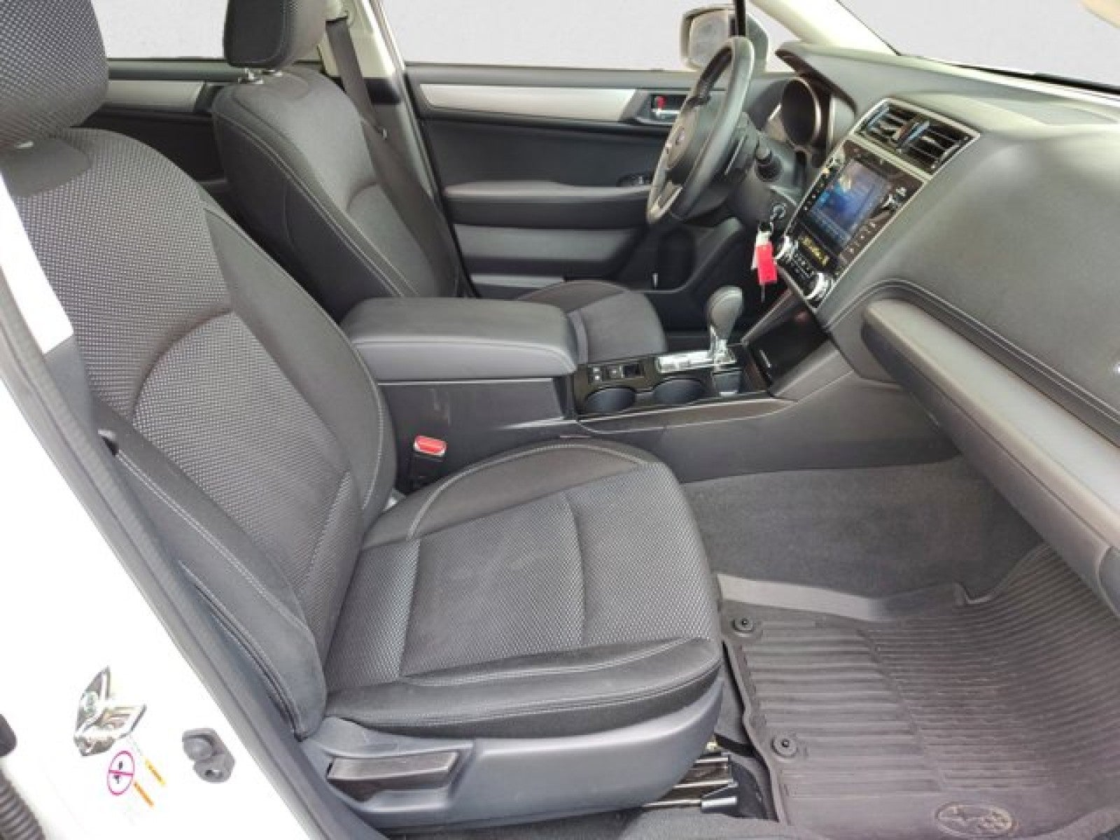 2019 Subaru Outback Premium | Moonroof, Nav