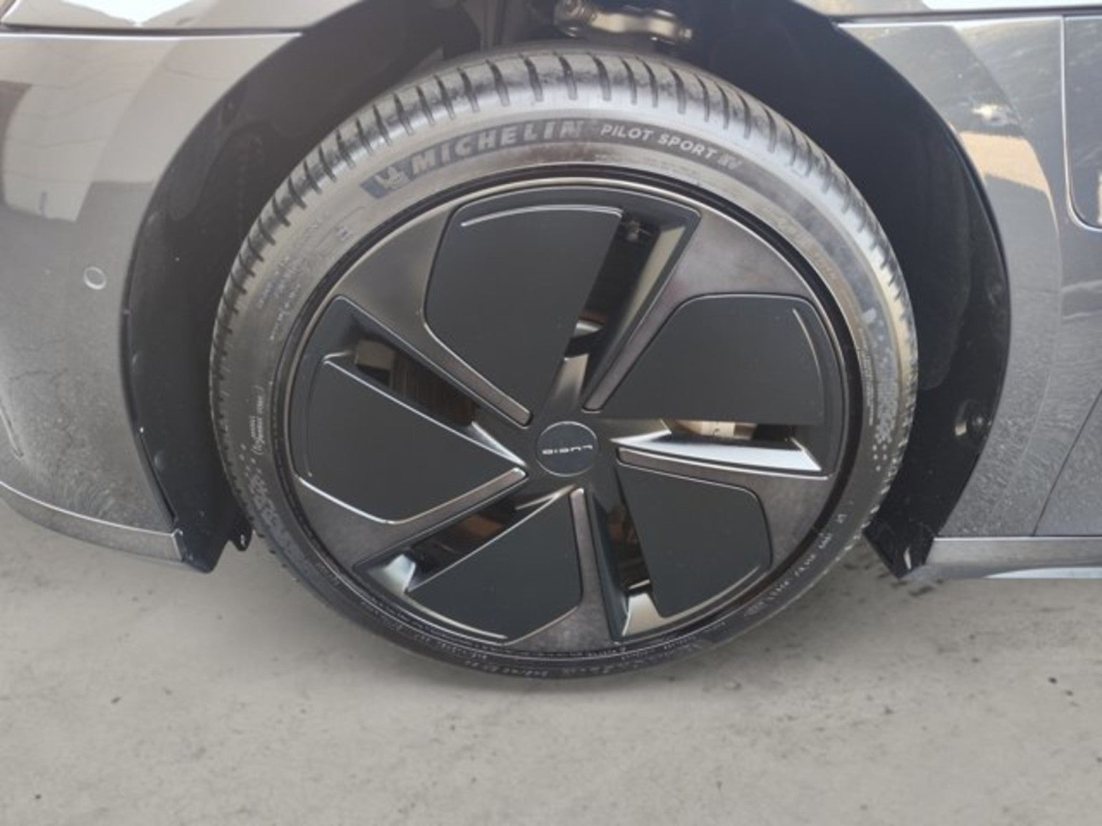 2025 Lucid Air Pure | Stealth Wheels