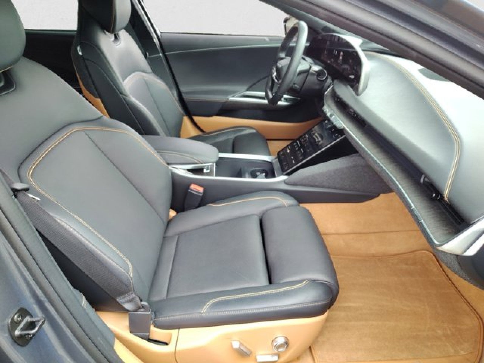 2024 Lucid Air Touring AWD | Tahoe interior