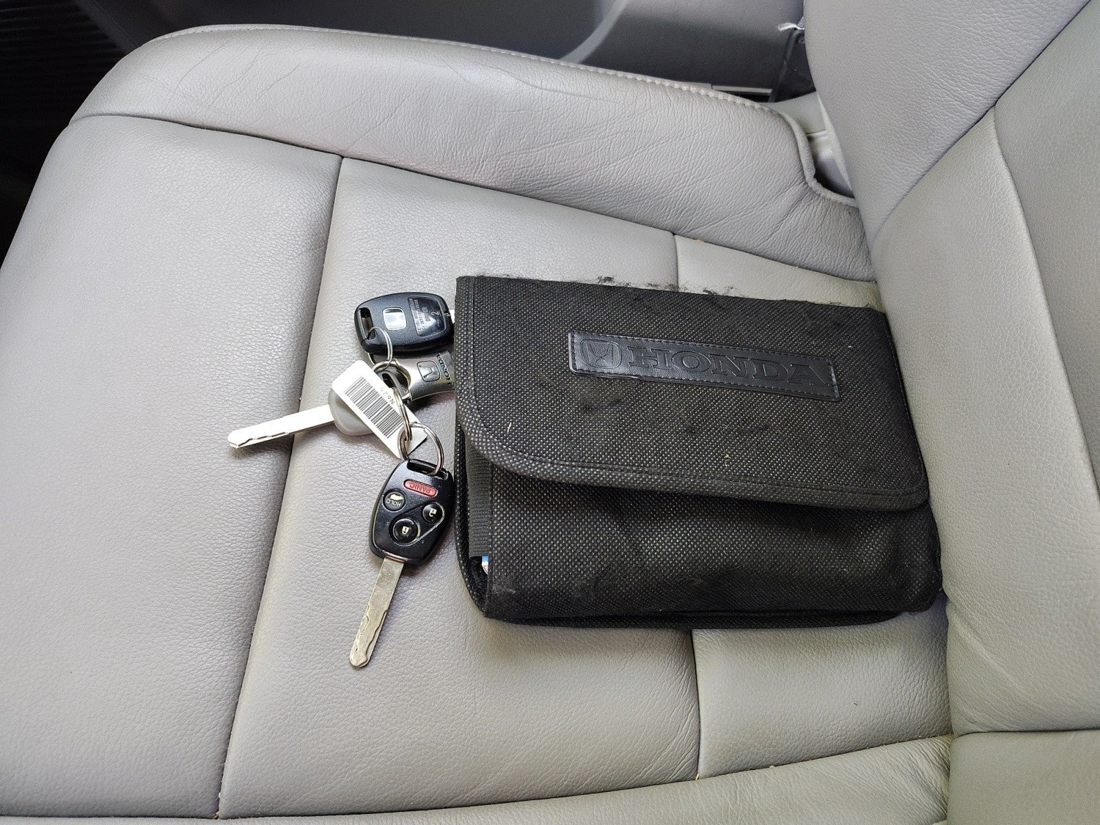 2014 Honda Pilot Touring 4WD | Local One Owner
