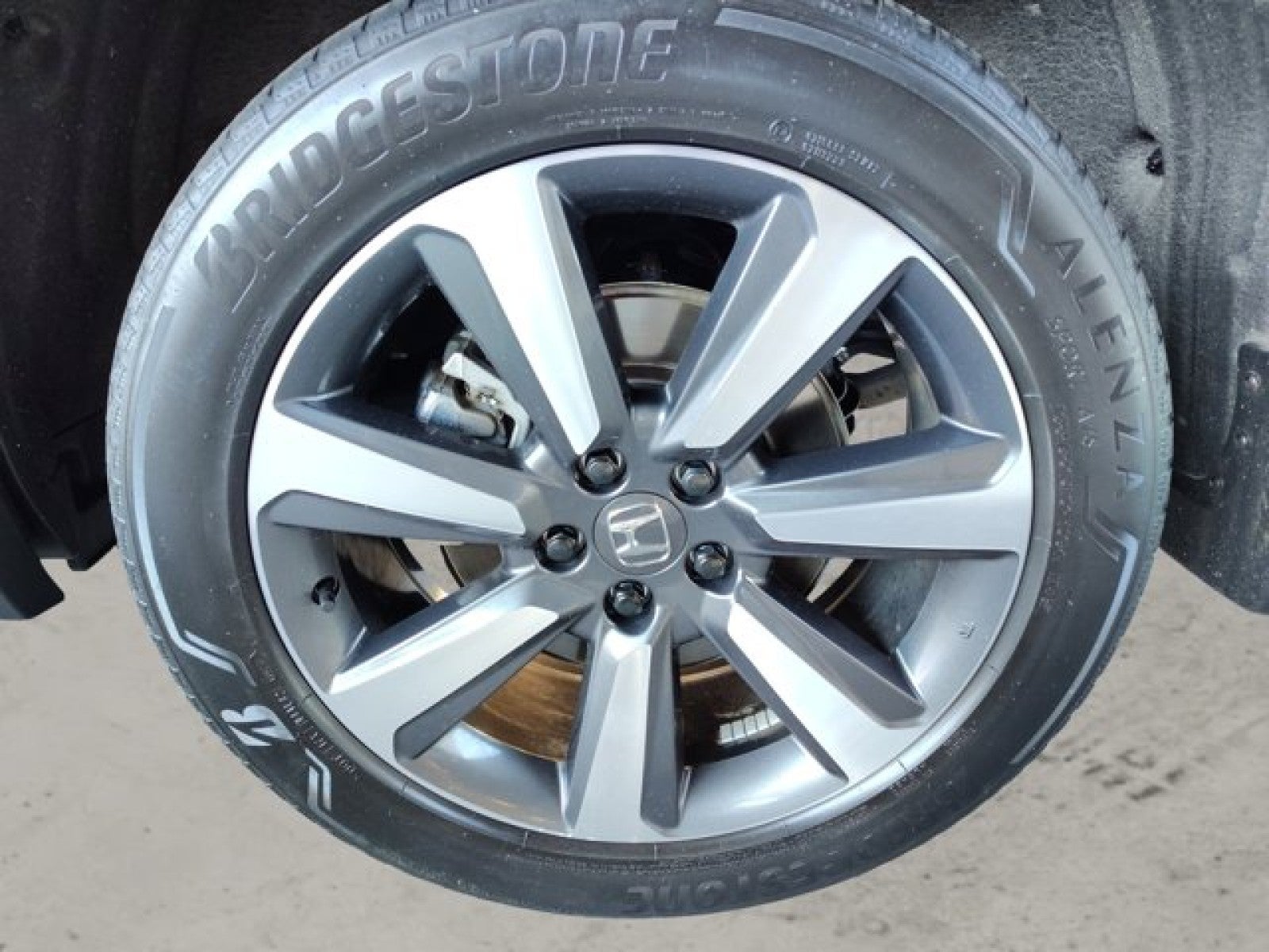 2023 Honda Pilot Touring AWD